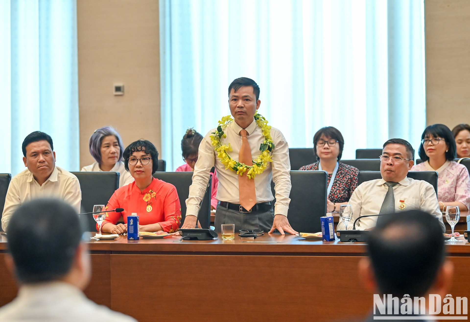 El delegado Pham Hung Phuong expresa su opinión en la cita. El delegado Pham Hung Phuong expresa su opinión en la cita.