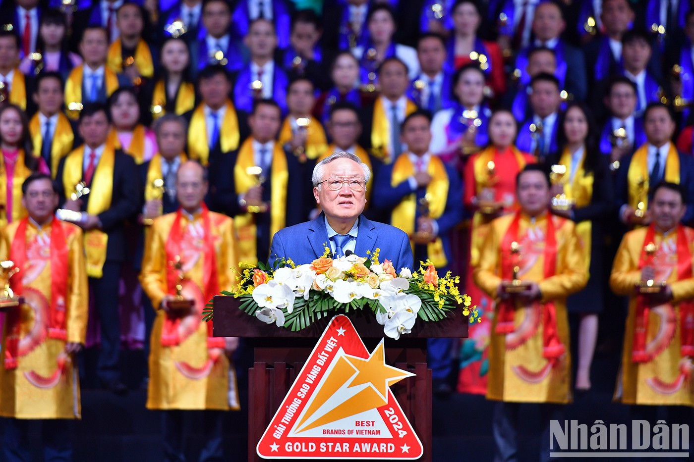 El viceprimer ministro ejecutivo, Nguyen Hoa Binh, habla en la cita.