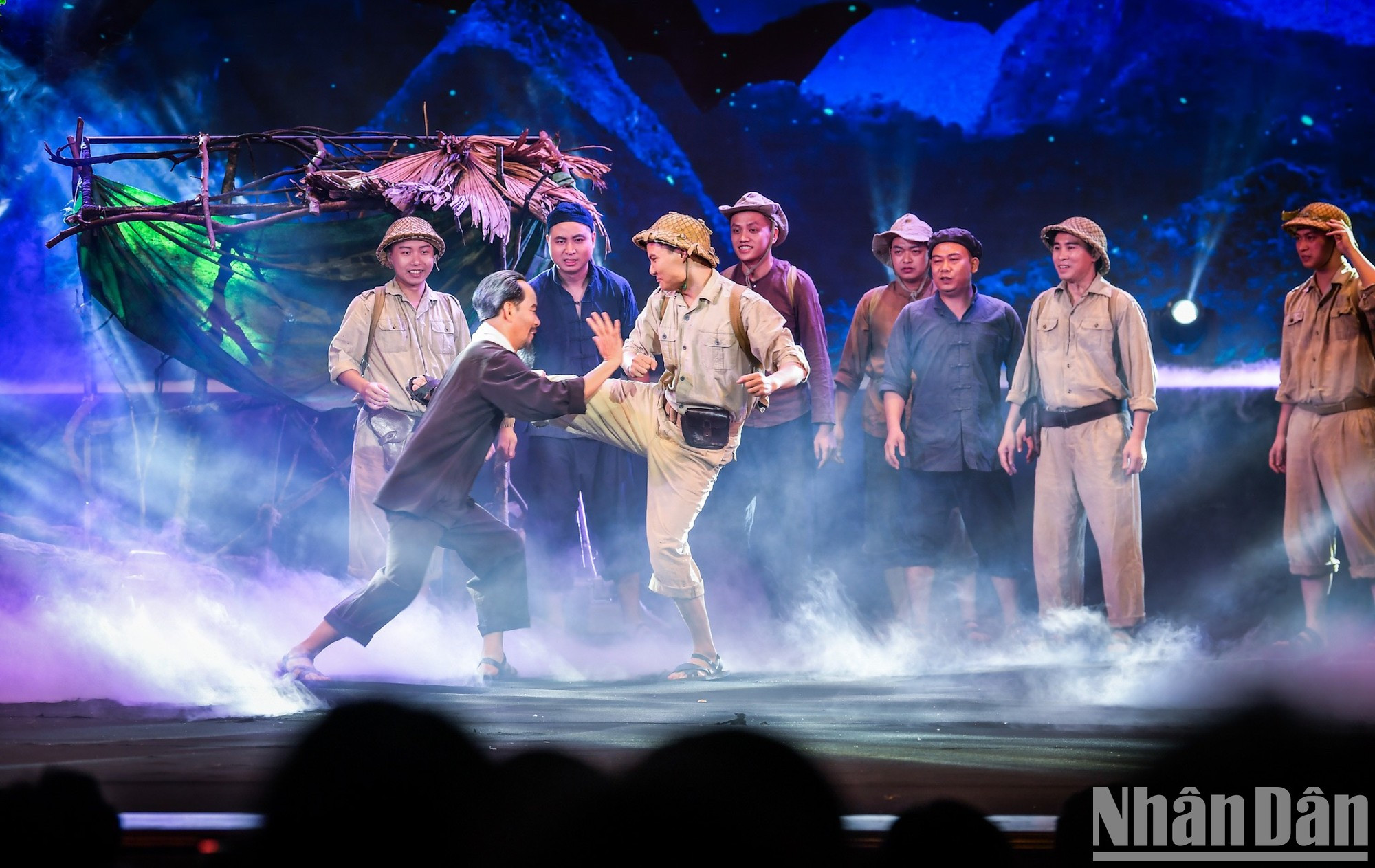 Ho Chi Minh fue quien siempre tuvo presente y promovió la fuerza de la gran unidad nacional y el espíritu heroico e indomable que hicieron posibles las grandes conquistas de la revolución.