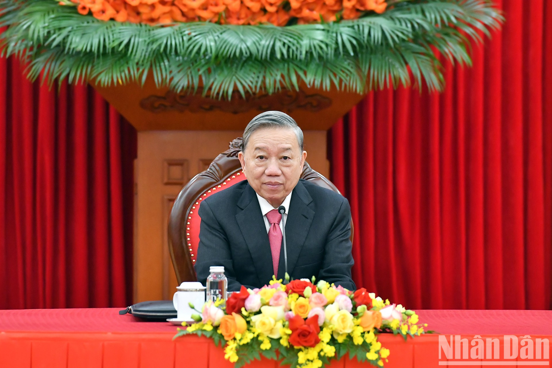 El secretario general del Partido Comunista de Vietnam, To Lam, mantiene una conversación telefónica con el secretario general del Partido Comunista de China y presidente de ese país, Xi Jinping.