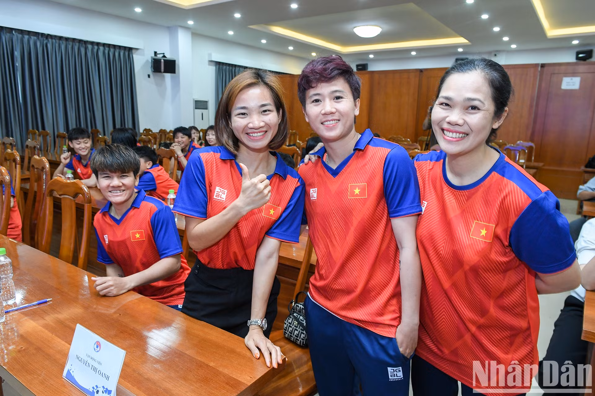 Nguyen Thi Oanh y sus compañeras.