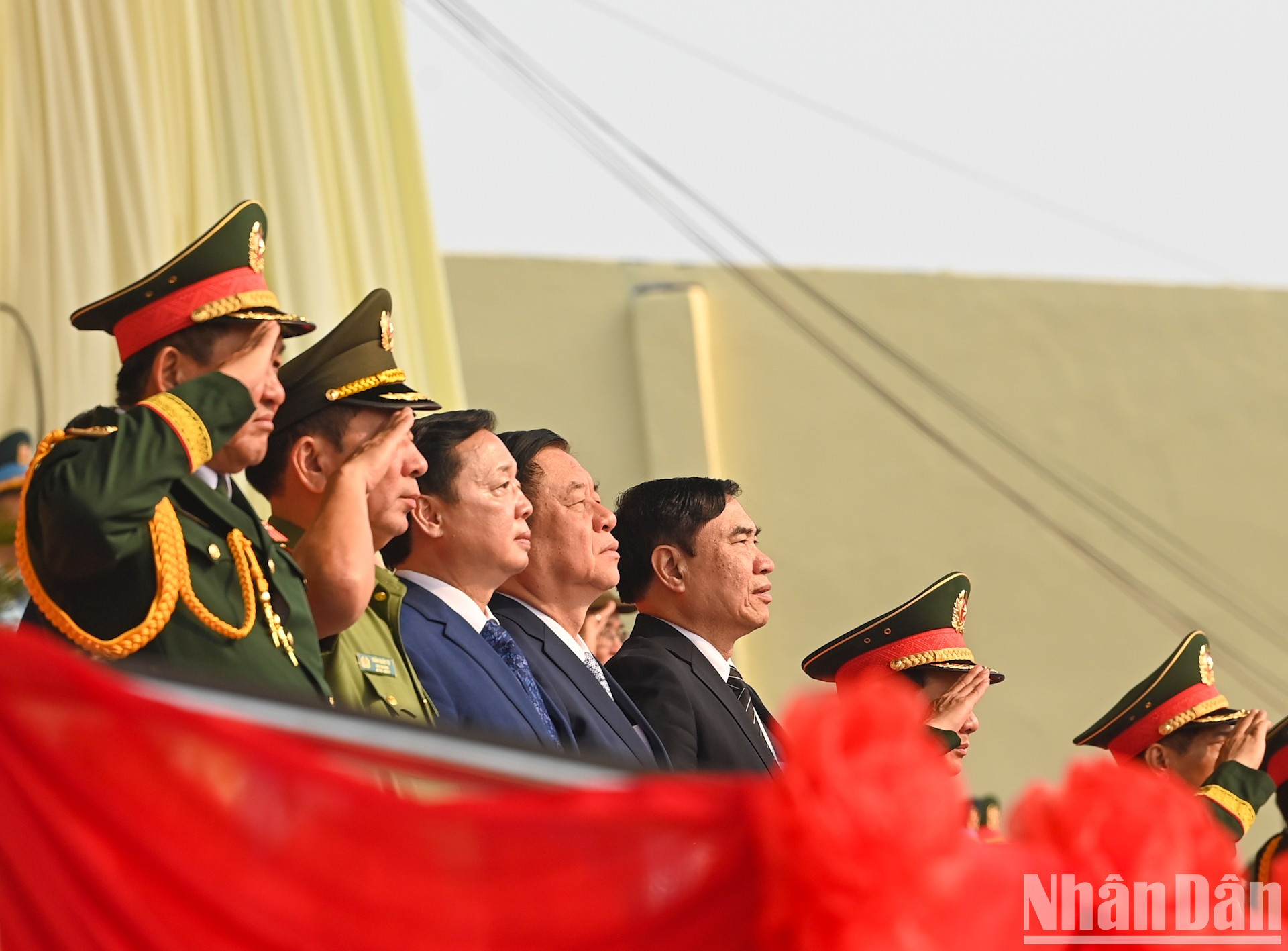 Altos oficiales del Partido y del Estado en el evento.