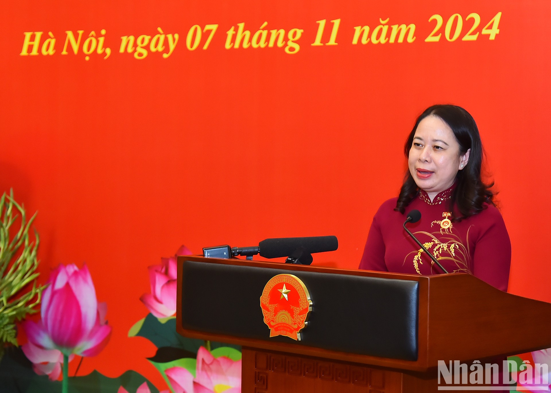 La vicepresidenta vietnamita, Vo Thi Anh Xuan, interviene en el acto.