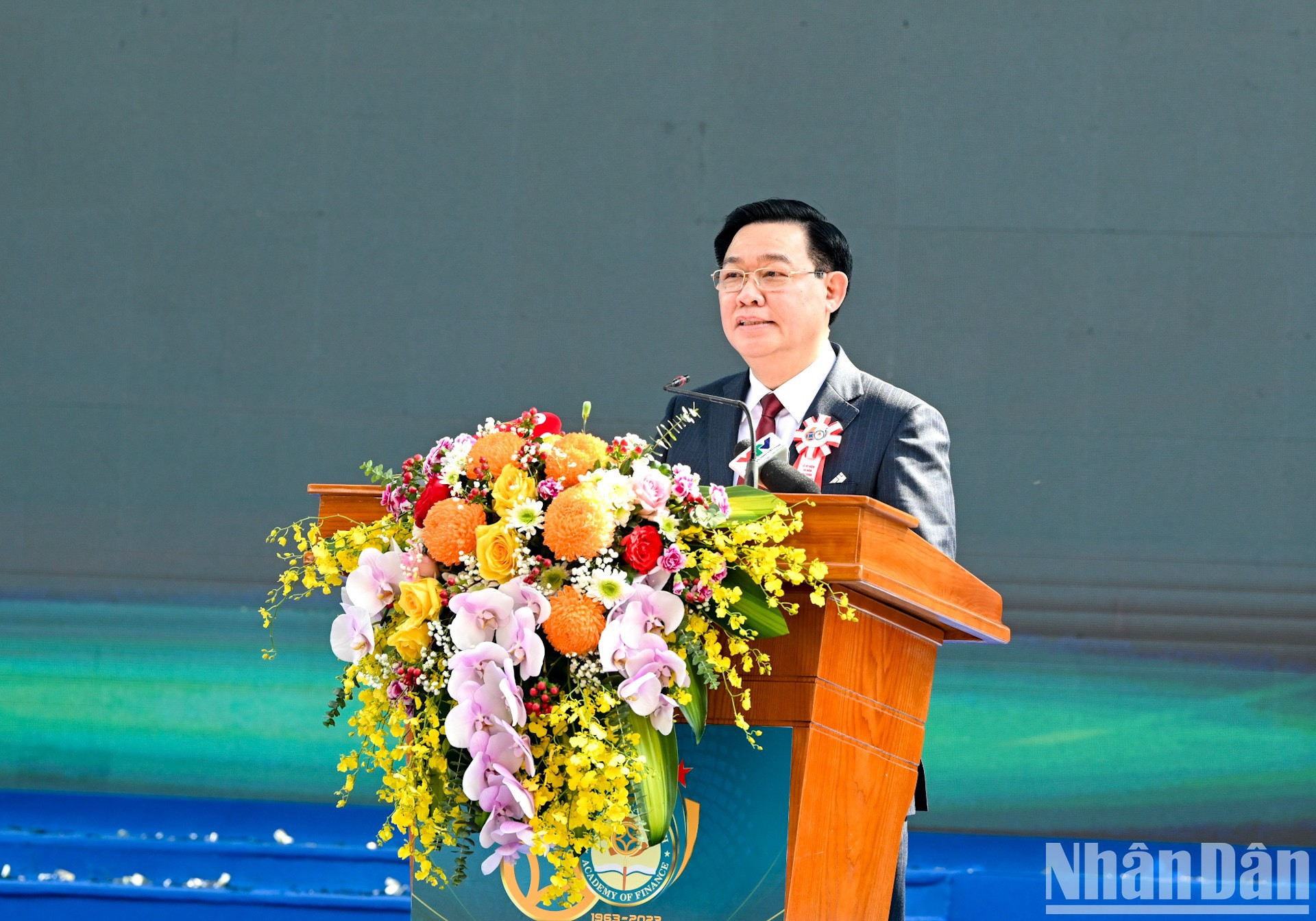 El titular del Parlamento vietnamita interviene en el acto. El titular del Parlamento vietnamita interviene en el acto.