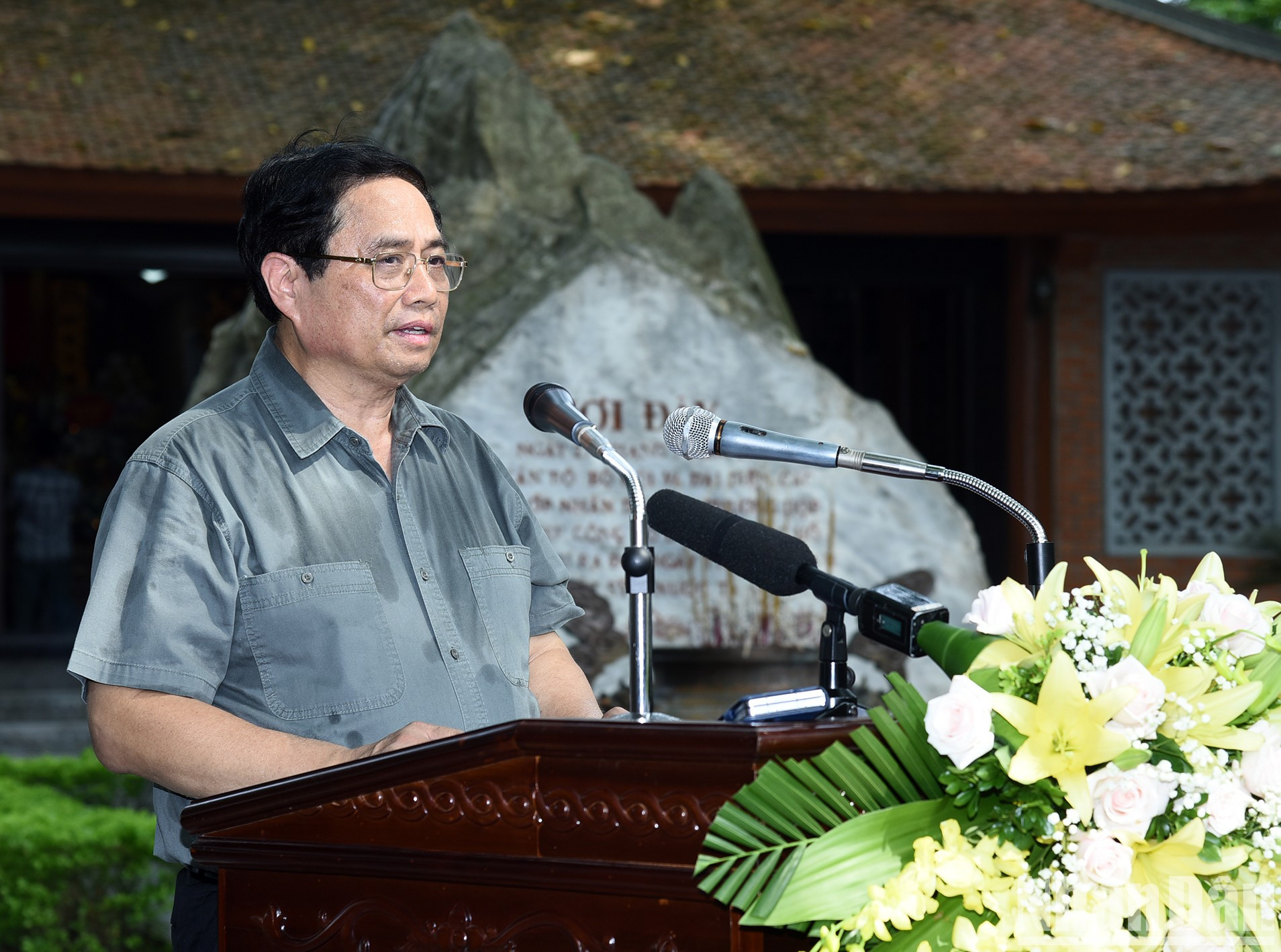 El primer ministro Pham Minh Chinh habla para alentar a los soldados heridos, enfermos y las familias de los mártires en el distrito de Dai Tu. El primer ministro Pham Minh Chinh habla para alentar a los soldados heridos, enfermos y las familias de los mártires en el distrito de Dai Tu.