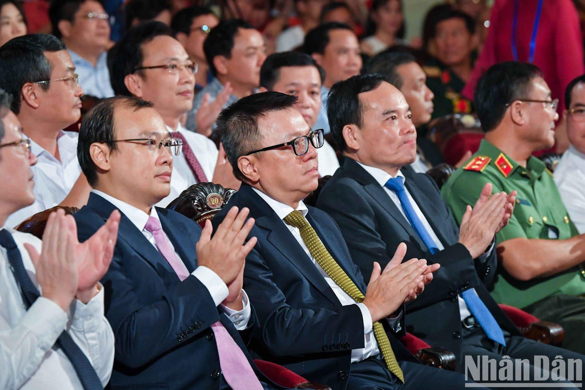 Funcionarios del Partido y del Estado en la velada.