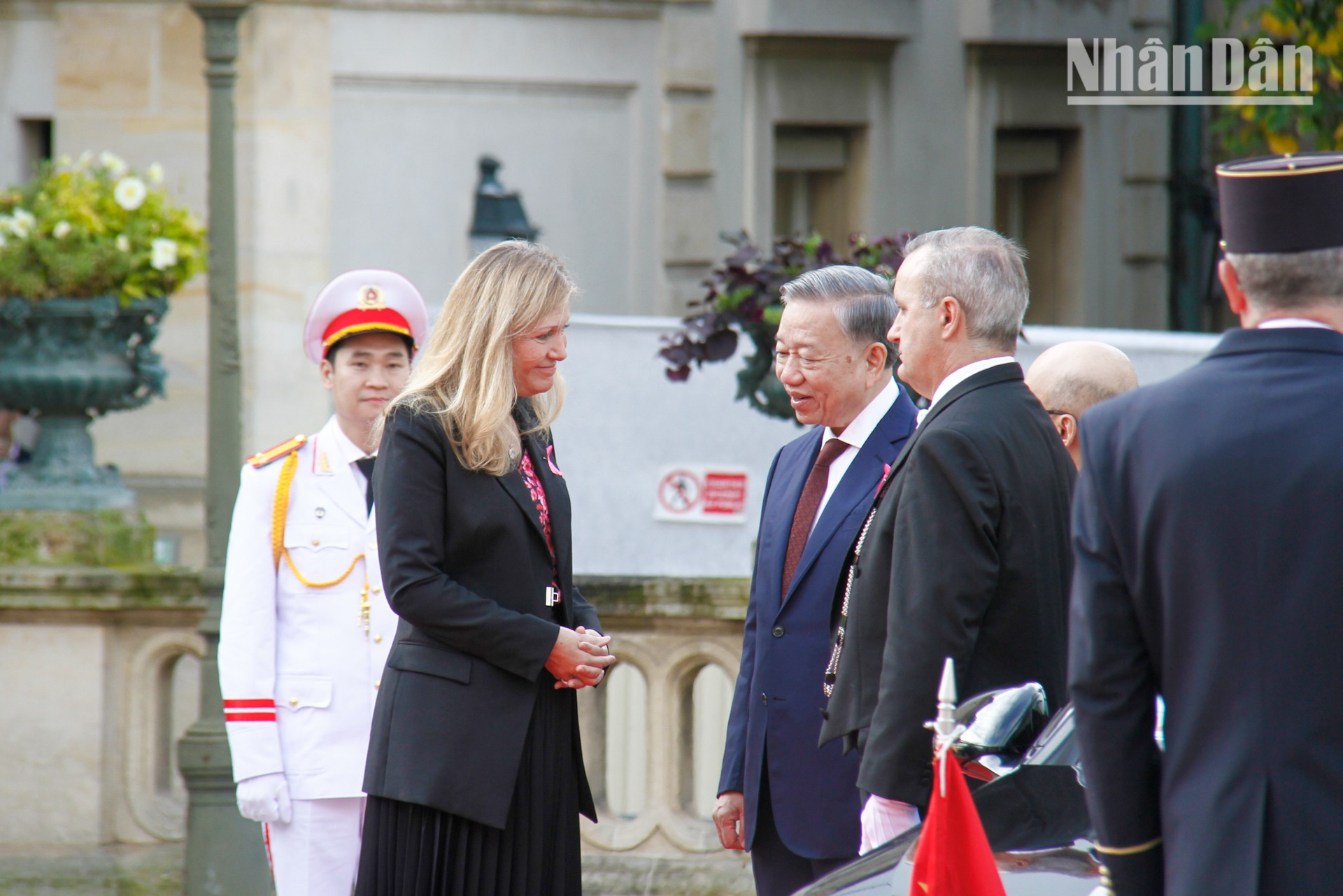 La presidenta de la Asamblea Nacional francesa, Yaël Braun-Pivet, recibe al secretario general del PCV y presidente de Vietnam, To Lam.