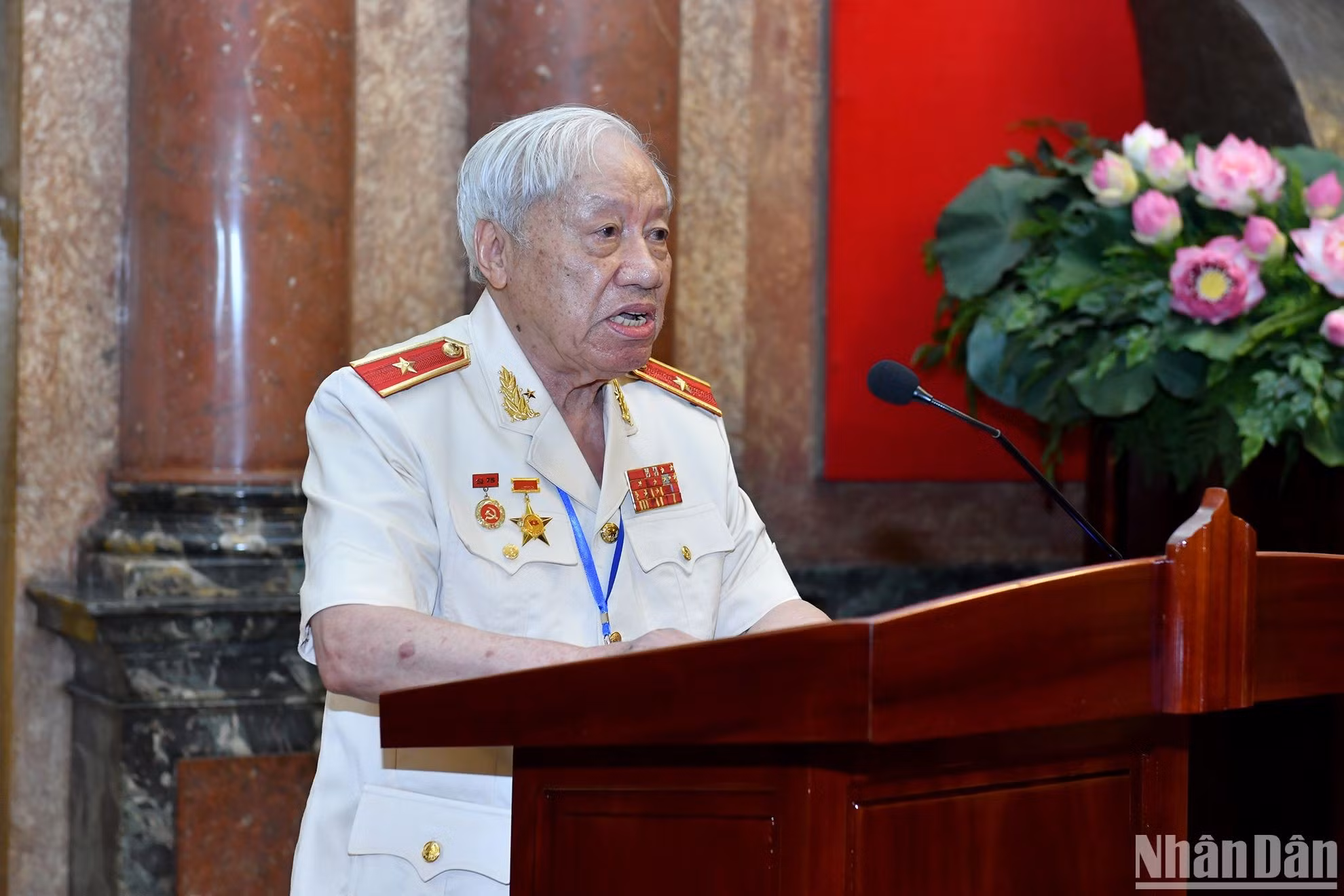 El general de división y héroe de las Fuerzas Armadas Populares, Phan Van Lai.