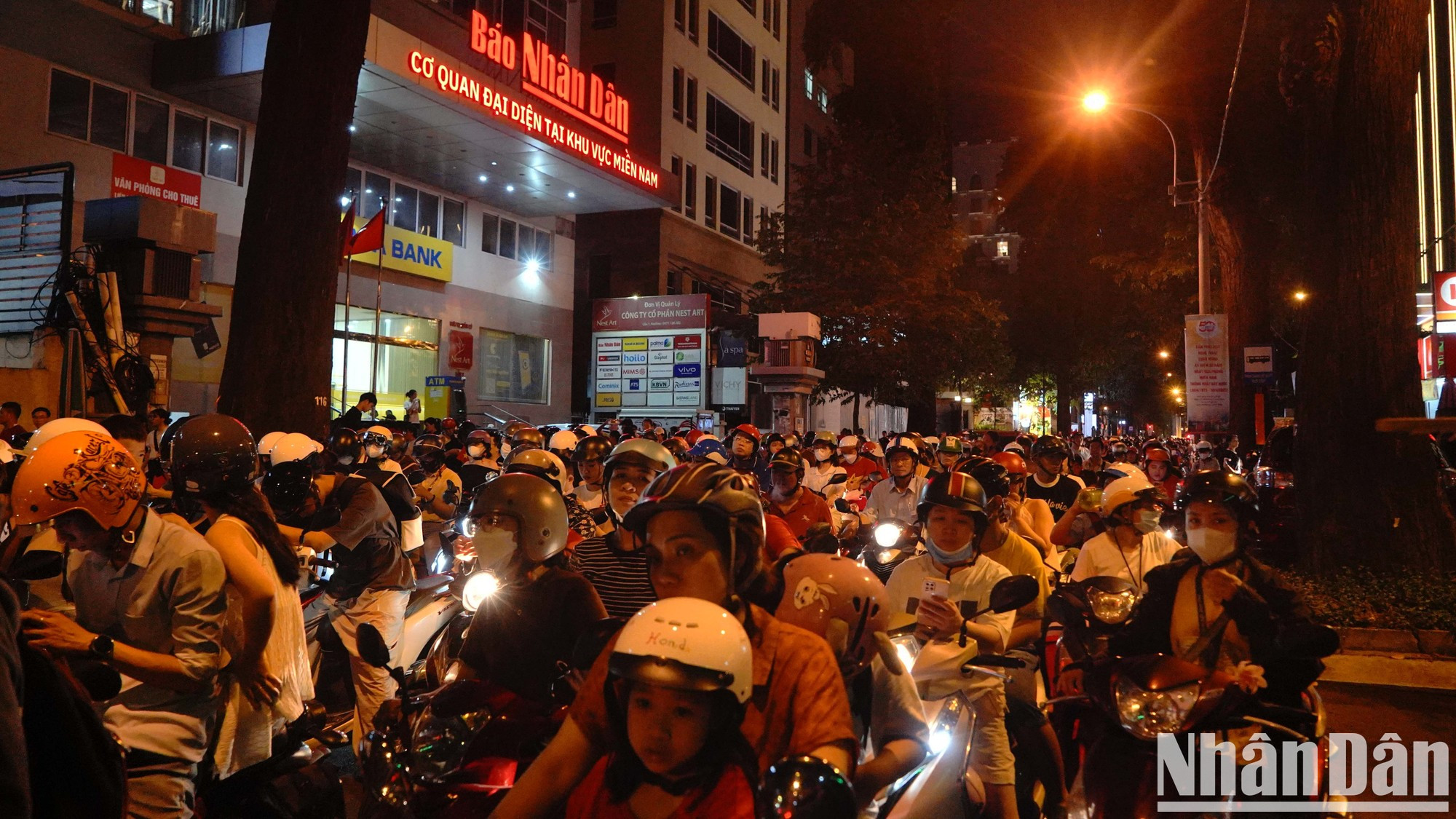 El ensayo ofrece a los habitantes de Ciudad Ho Chi Minh un anticipo de la solemne y heroica atmósfera del desfile militar y civil.