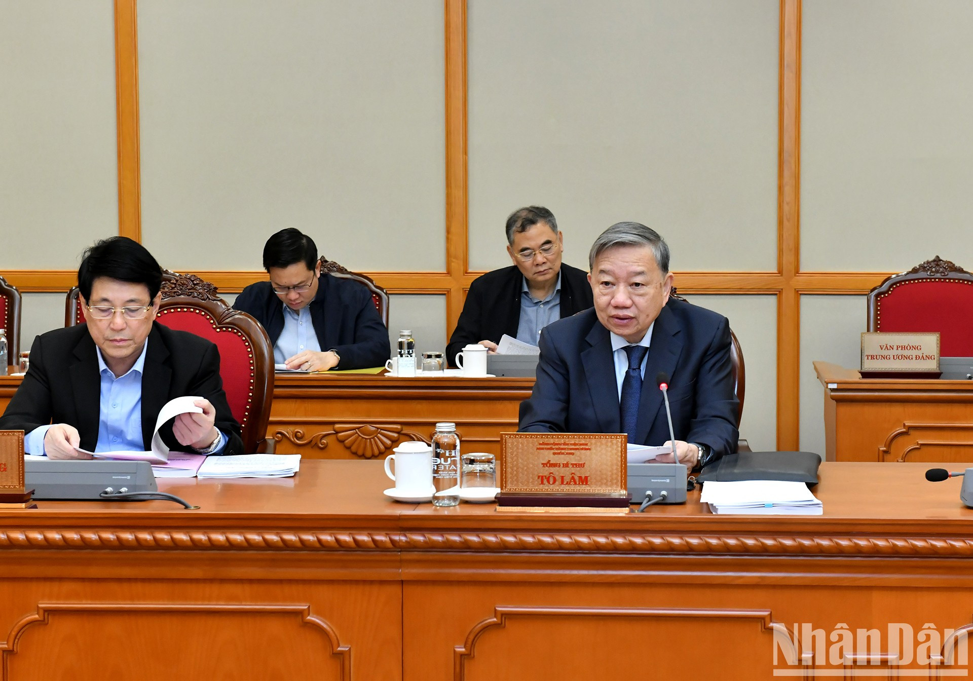 El secretario general del Partido Comunista de Vietnam, To Lam, habla en la cita.