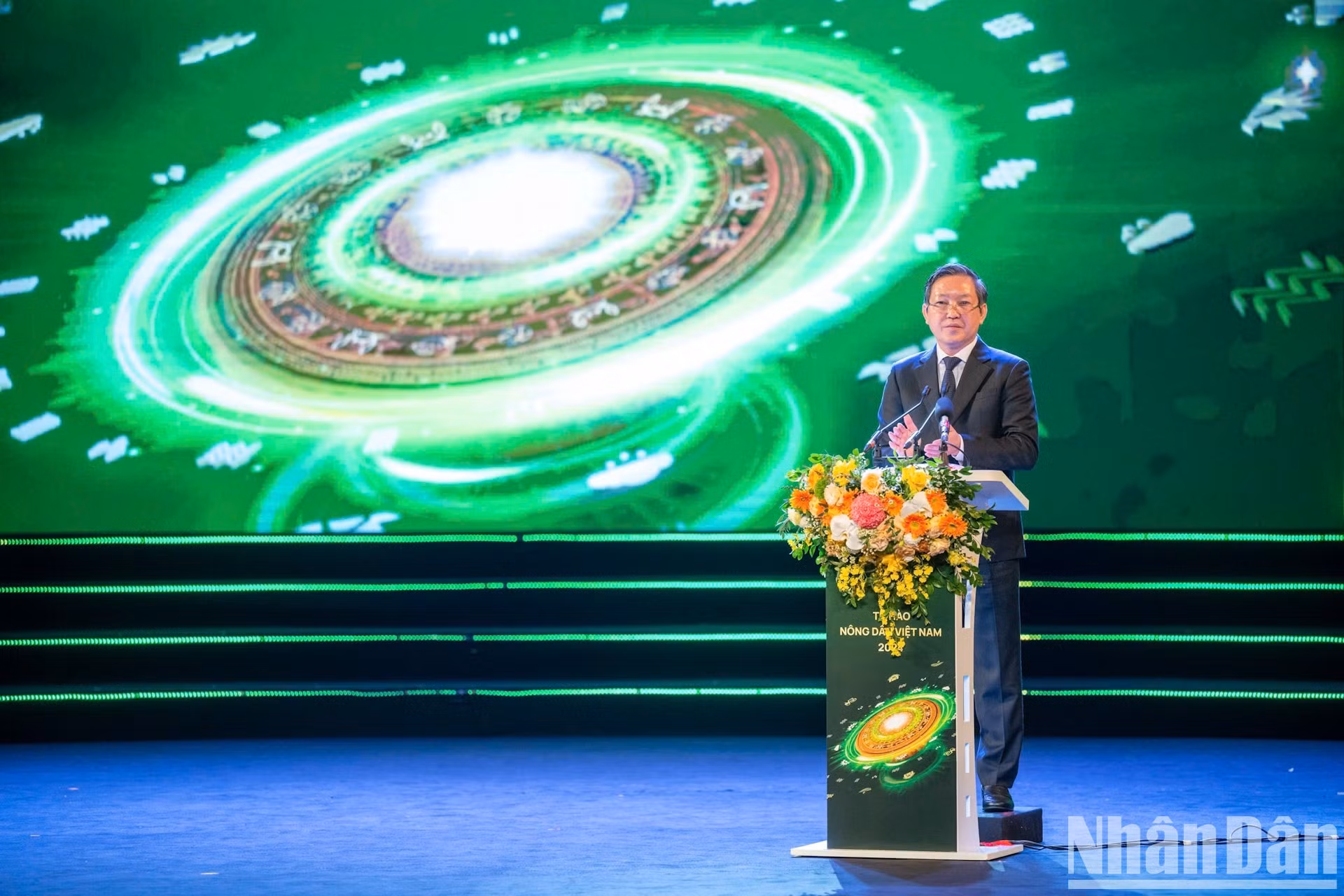 El presidente de la Asociación de Agricultores de Vietnam, Luong Quoc Doan, pronuncia un discurso de apertura. El presidente de la Asociación de Agricultores de Vietnam, Luong Quoc Doan, pronuncia un discurso de apertura.