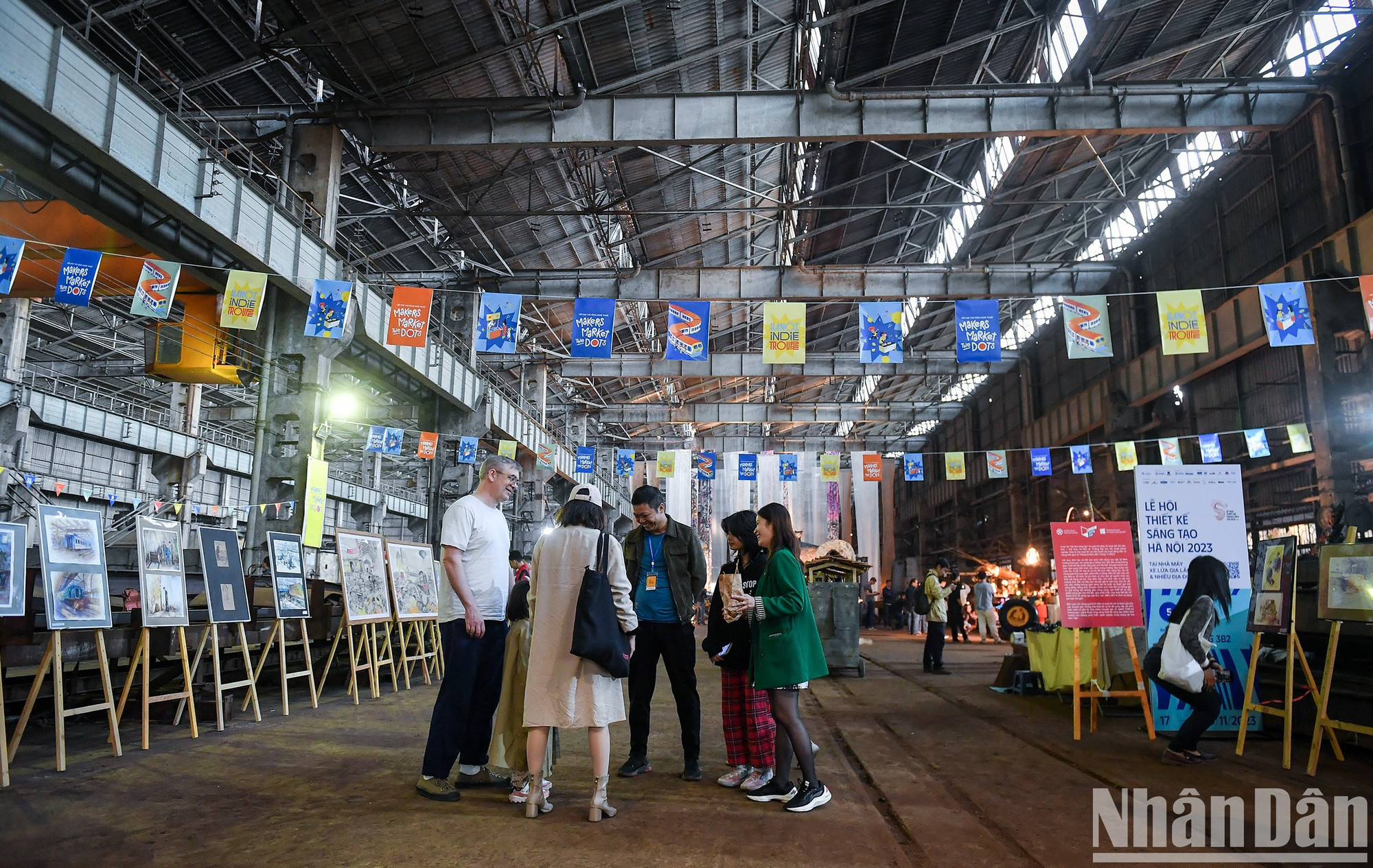 [Foto] Abren espacio artístico de fábrica de trenes de Gia Lam 