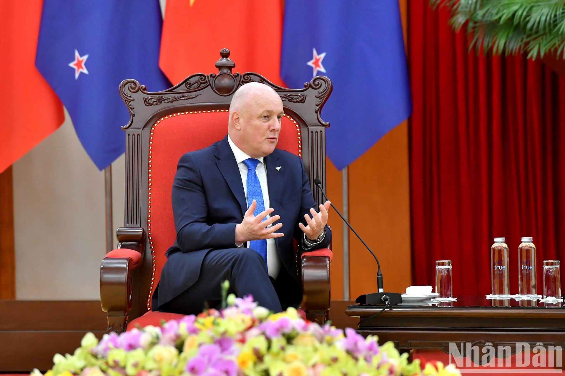 El primer ministro de Nueva Zelanda, Christopher Luxon, interviene en el acto. El primer ministro de Nueva Zelanda, Christopher Luxon, interviene en el acto.
