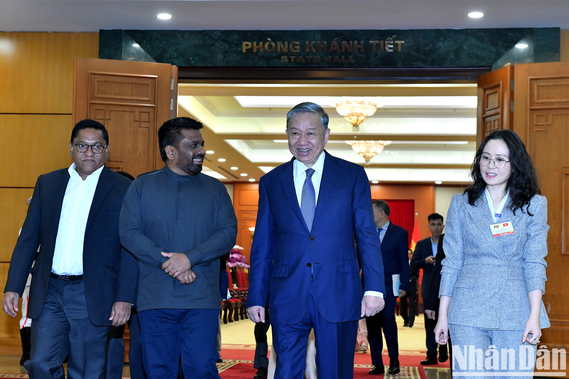 El secretario general del Partido Comunista de Vietnam, To Lam, y el presidente de Sri Lanka, Anura Kumara Dissanayaka. El secretario general del Partido Comunista de Vietnam, To Lam, y el presidente de Sri Lanka, Anura Kumara Dissanayaka.