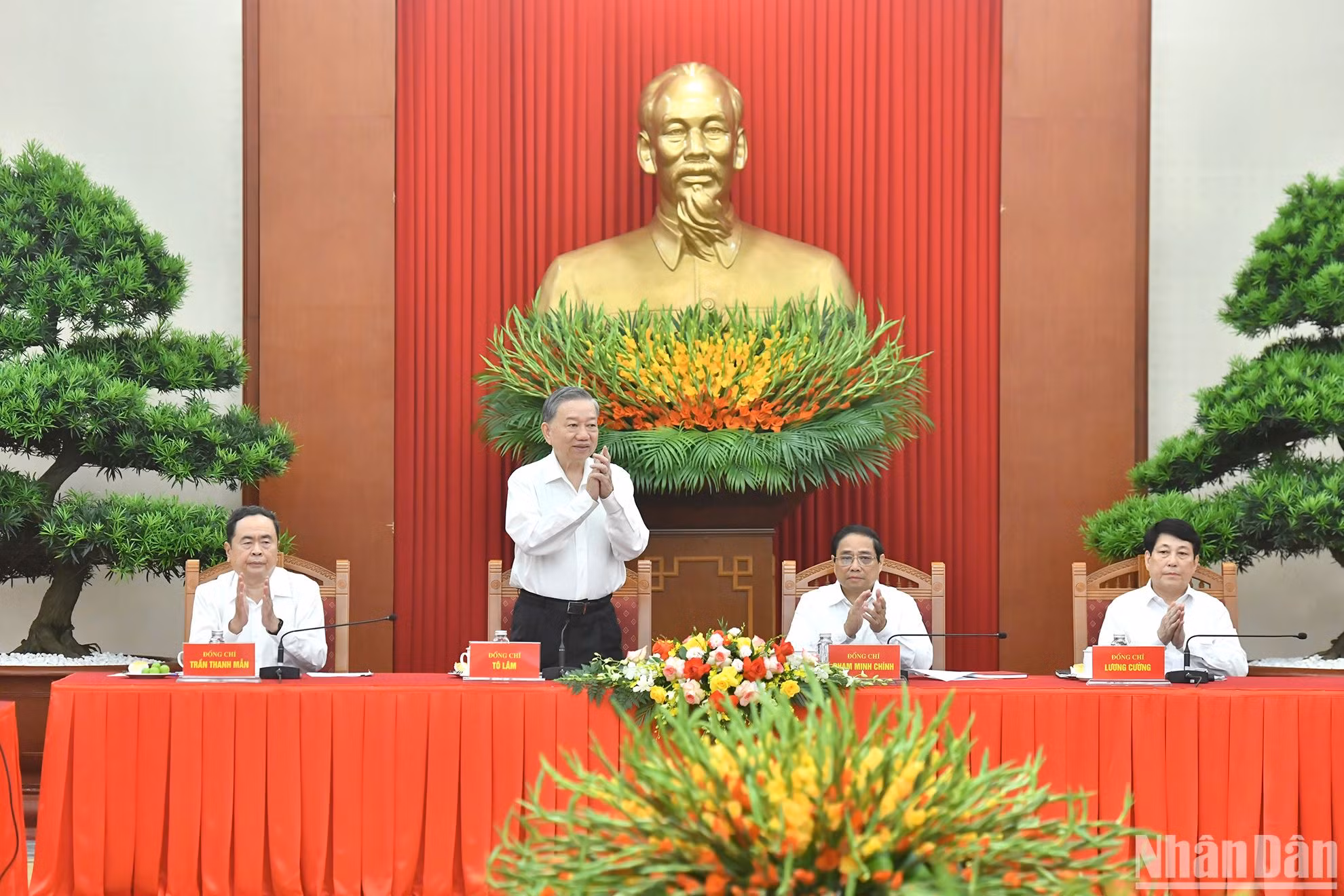 [Foto] Máximo dirigente de Vietnam se reúne con dirigentes y exdirigentes del Partido y del Estado