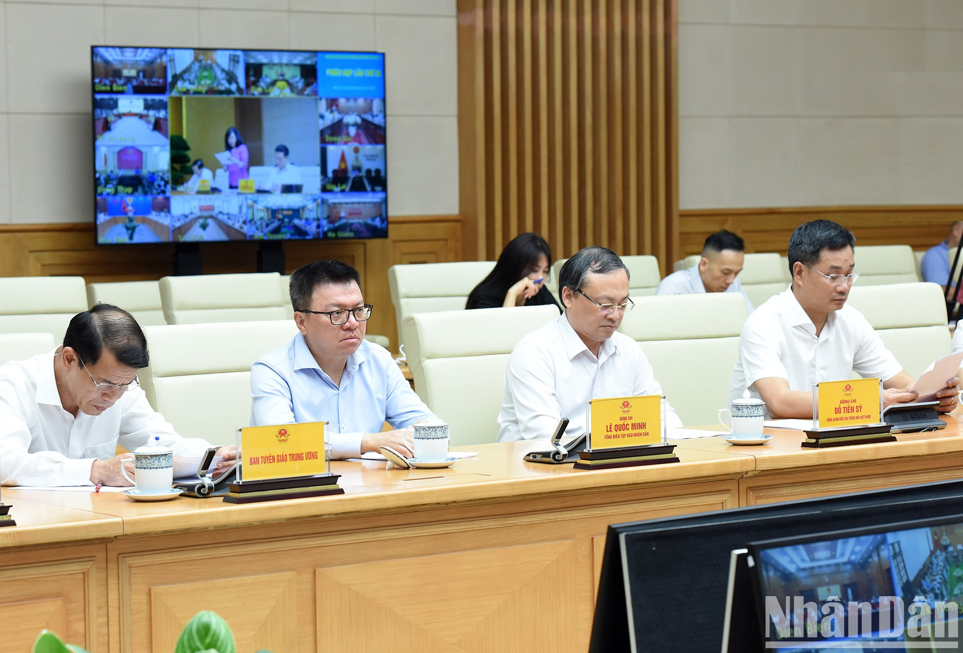 Representantes de las agencias centrales de prensa asisten a la reunión. Representantes de las agencias centrales de prensa asisten a la reunión.