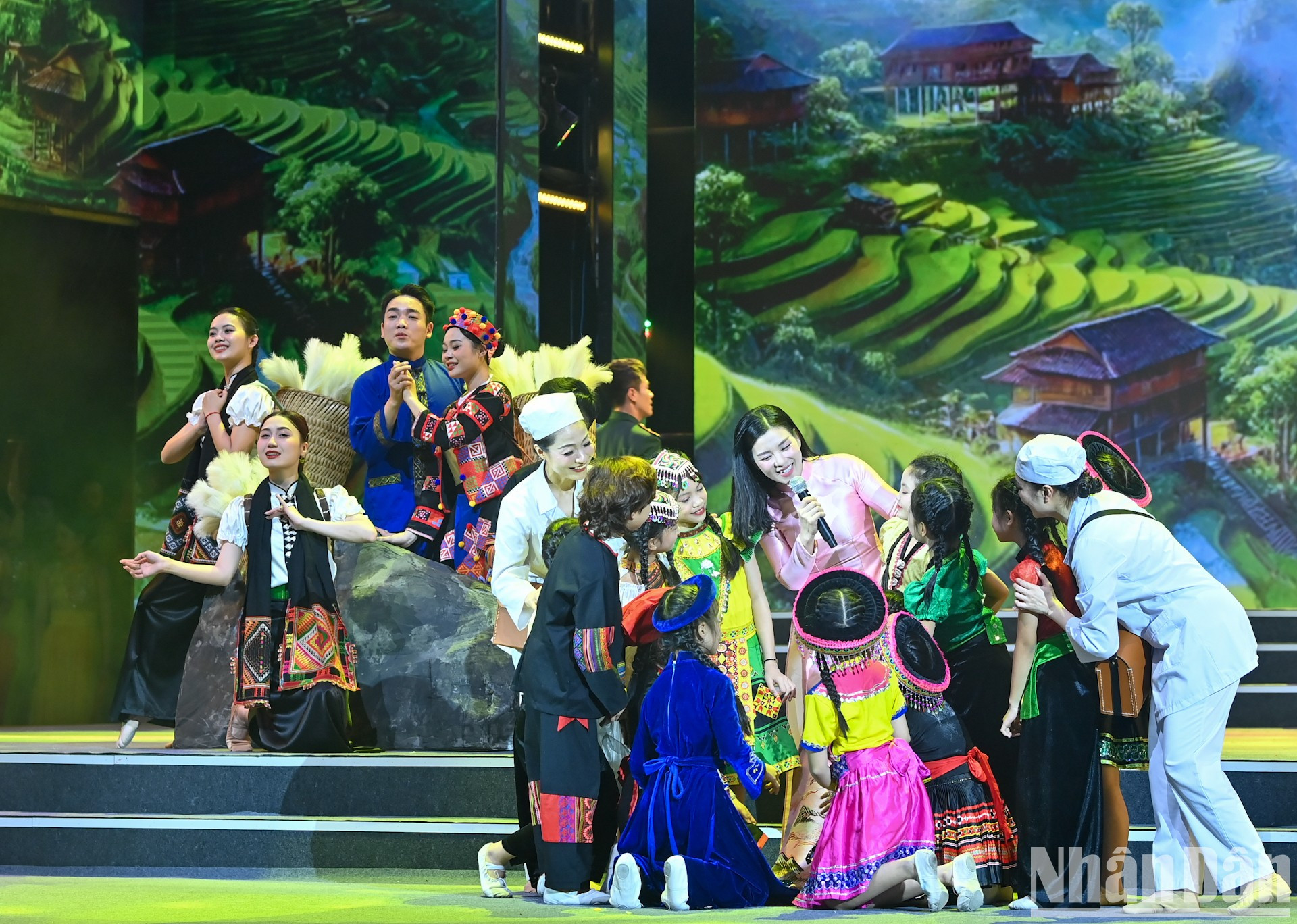 Una actuación artística en el evento. Una actuación artística en el evento.