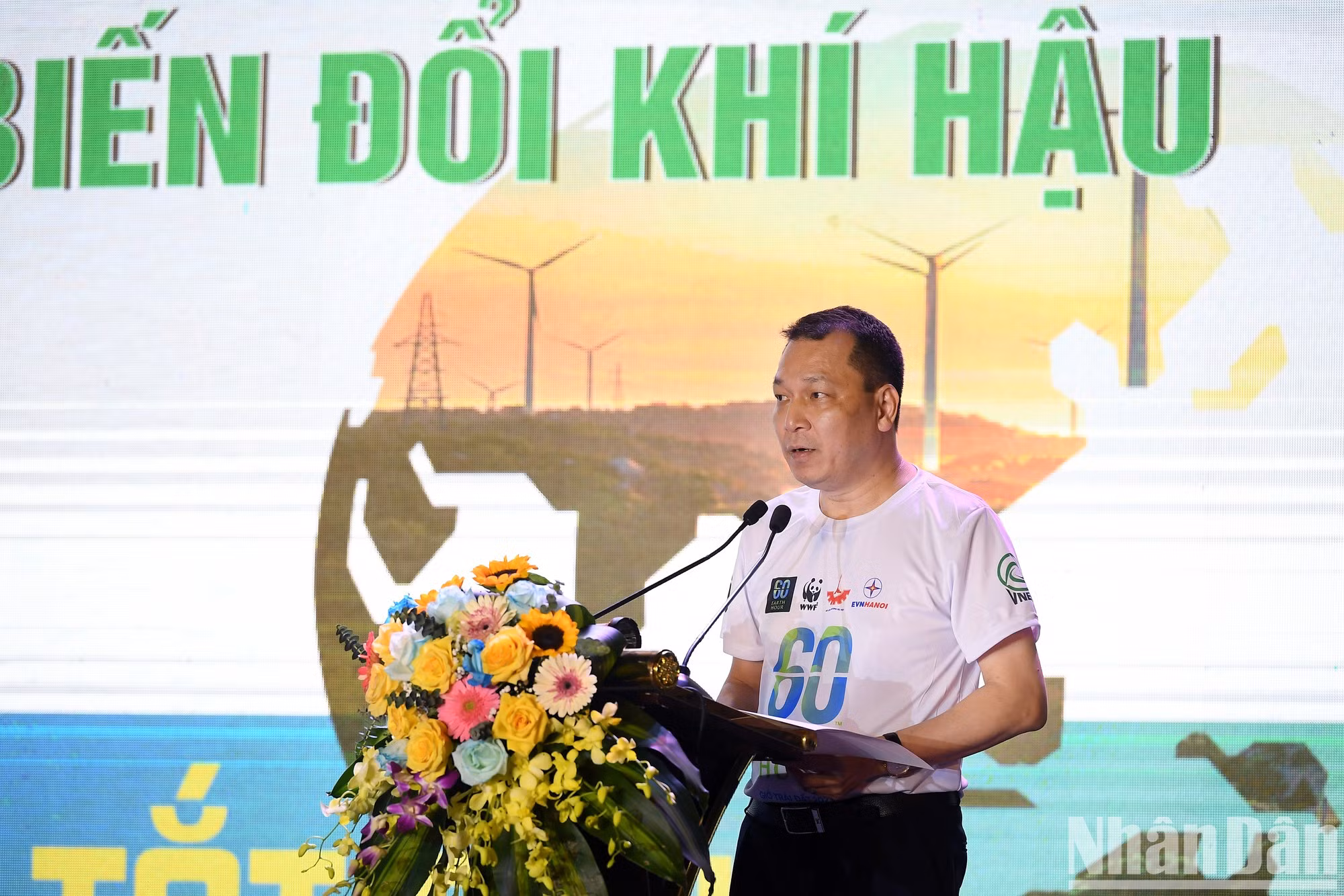 El viceministro vietnamita de Industria y Comercio Dang Hoang An habla en el acto.