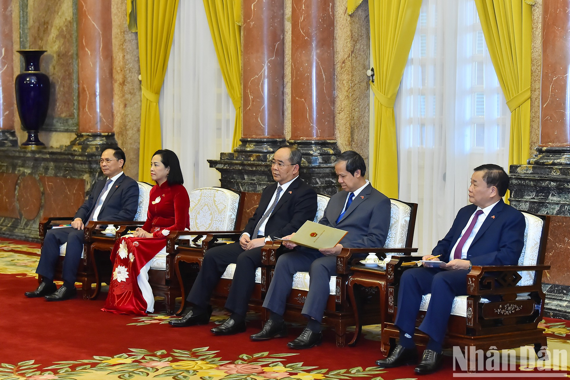 Delegados vietnamitas en el acto. Delegados vietnamitas en el acto.