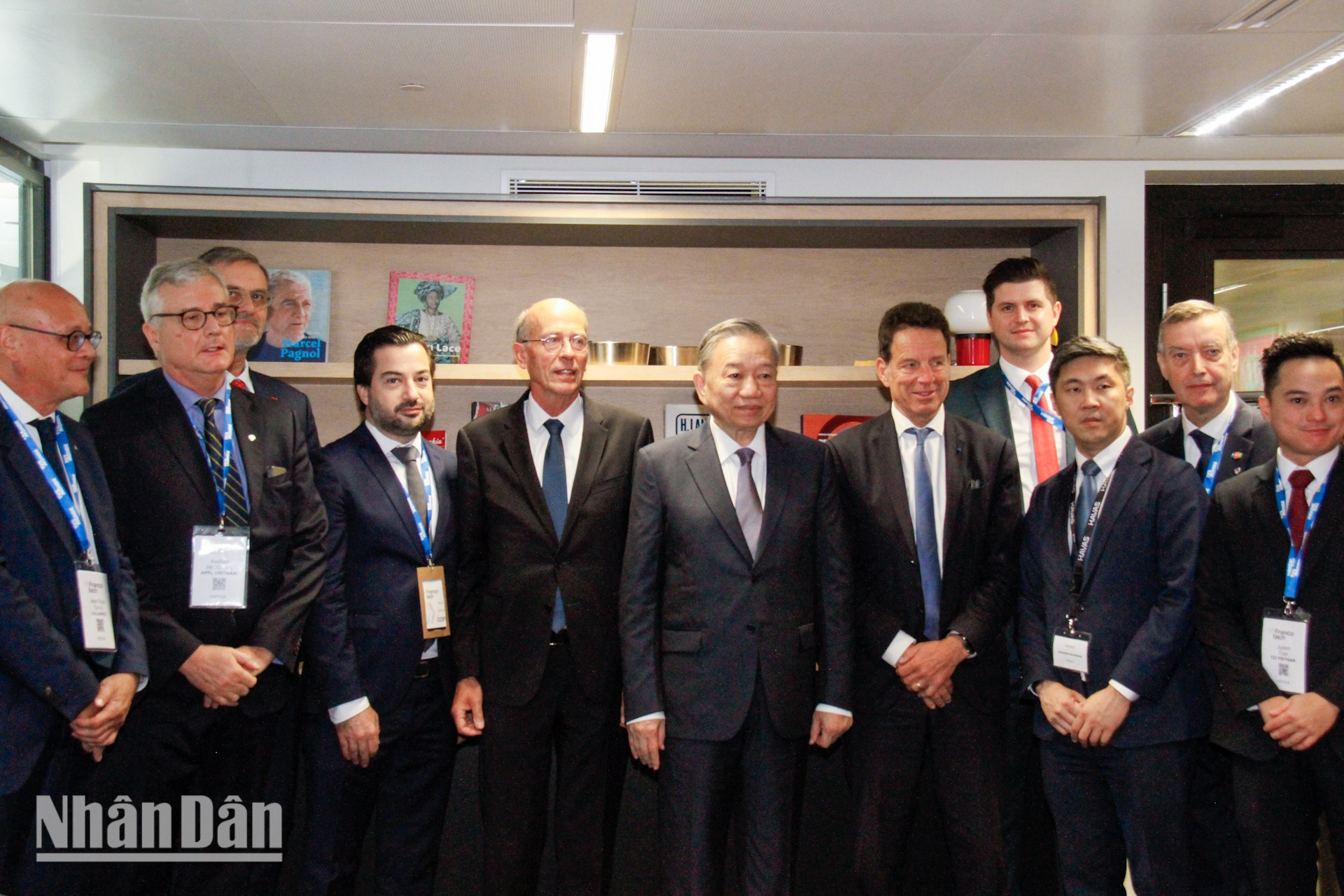 El secretario general del PCV y presidente de Vietnam, To Lam, afirma que Vietnam está comprometido a acompañar y crear condiciones favorables para que las empresas miembros del Movimiento de Empresas de Francia en particular y los inversores extranjeros en general hagan negocios de manera efectiva en Vietnam. (Foto: XUAN KY) El secretario general del PCV y presidente de Vietnam, To Lam, afirma que Vietnam está comprometido a acompañar y crear condiciones favorables para que las empresas miembros del Movimiento de Empresas de Francia en particular y los inversores extranjeros en general hagan negocios de manera efectiva en Vietnam. (Foto: XUAN KY)