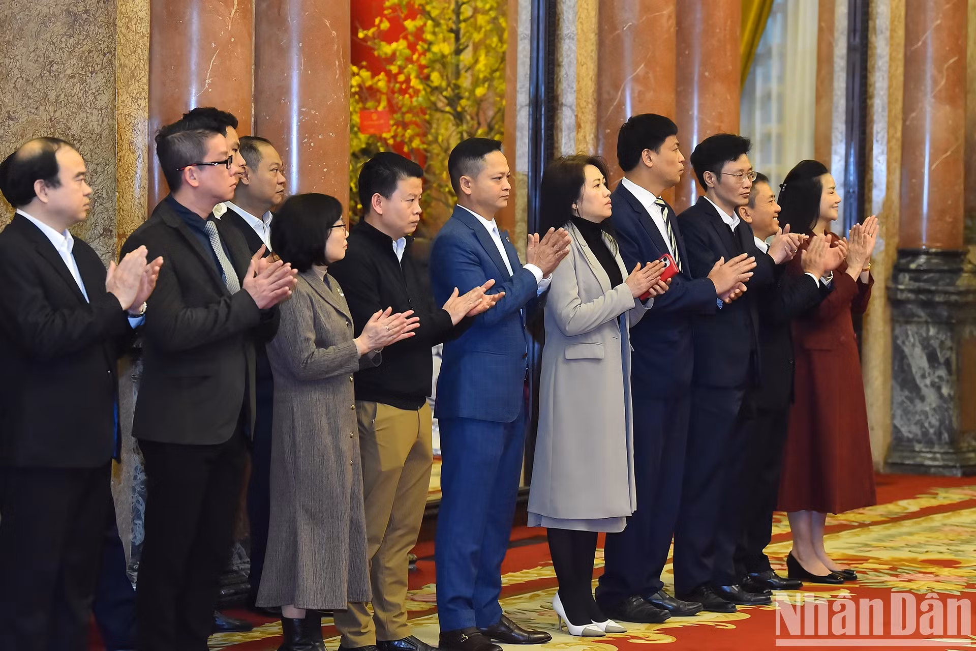 Funcionarios y personal de la Oficina Presidencial en la cita. Funcionarios y personal de la Oficina Presidencial en la cita.