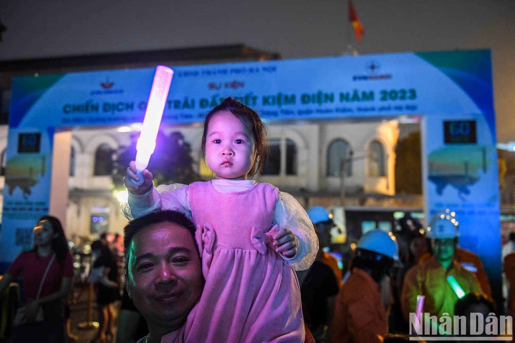 Un "niño ciudadano" participa en el acto.