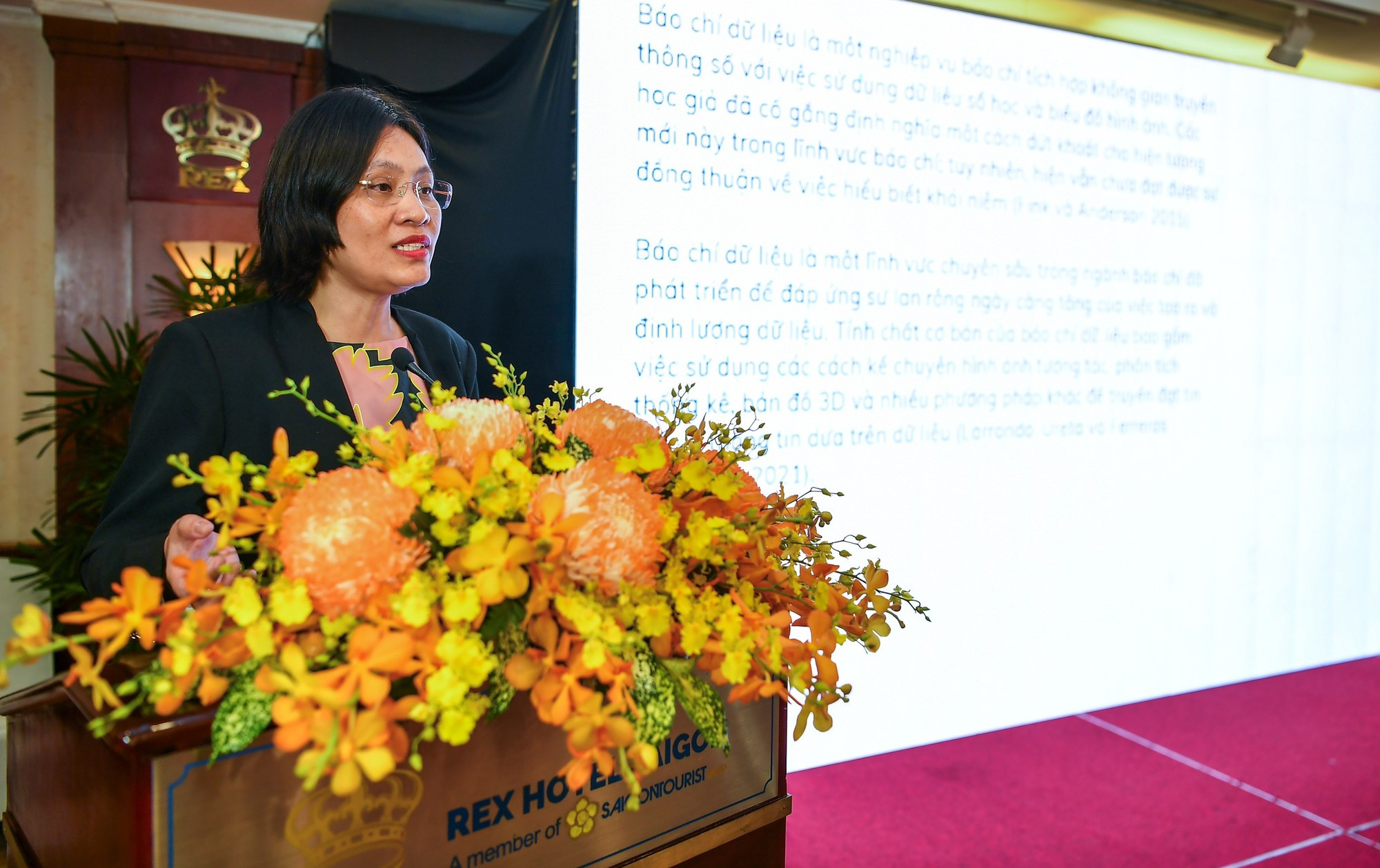 La maestra Tran Le Thuy afirmó que el periodismo está experimentando una profunda transformación gracias al avance de la tecnología digital. La maestra Tran Le Thuy afirmó que el periodismo está experimentando una profunda transformación gracias al avance de la tecnología digital.