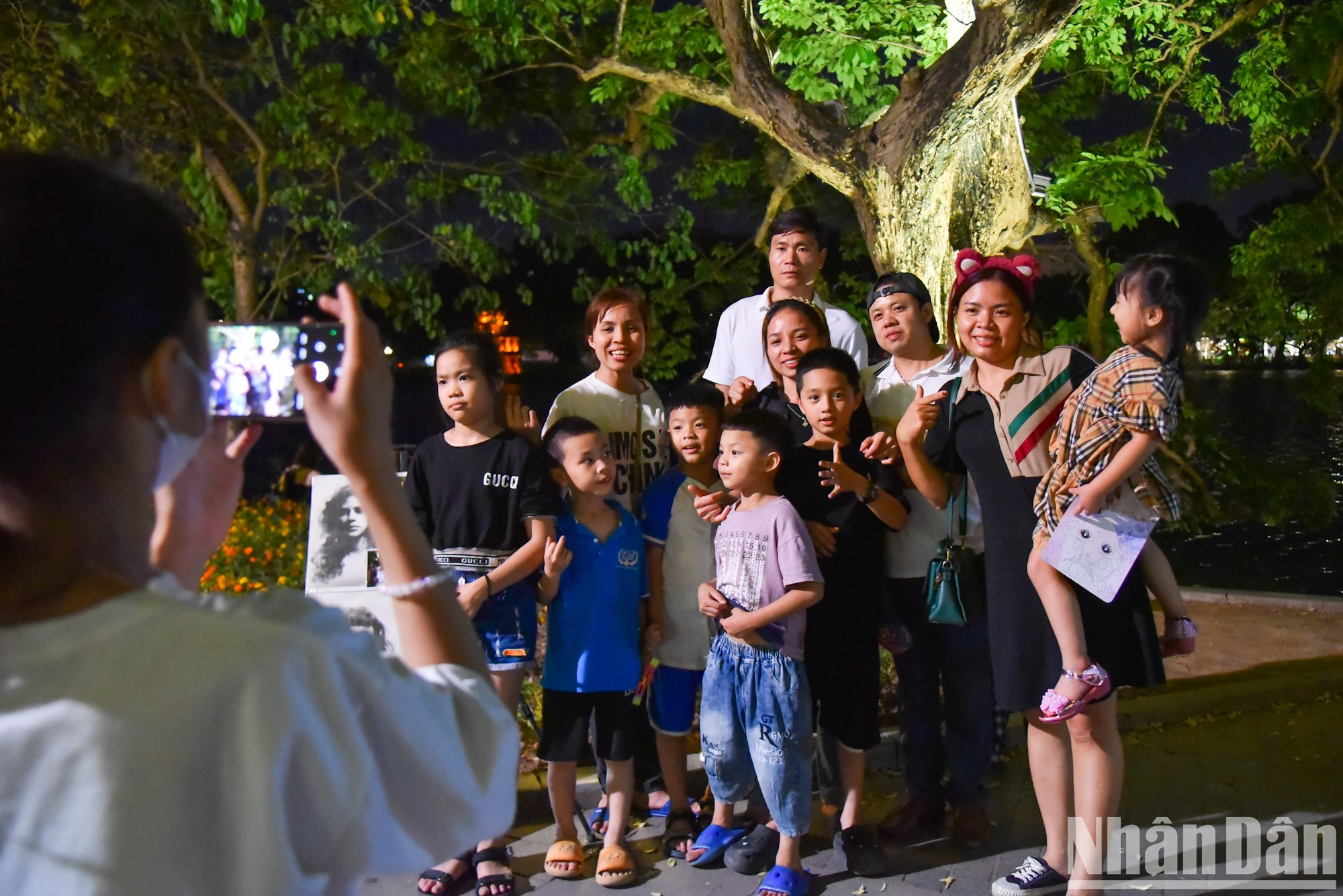 Los espacios peatonales de Hoan Kiem están abiertos hasta el 3 de mayo para atender a los turistas. Los espacios peatonales de Hoan Kiem están abiertos hasta el 3 de mayo para atender a los turistas.