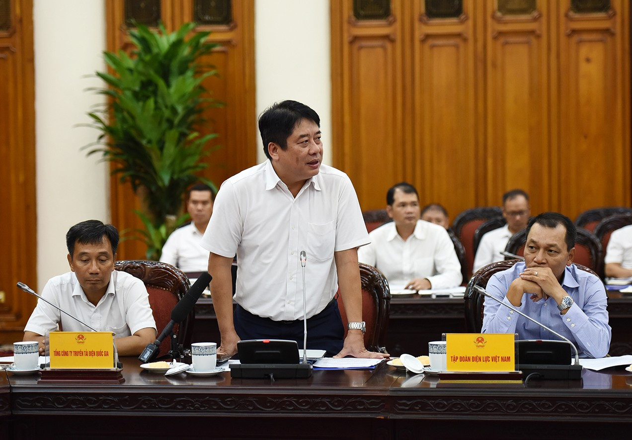 El director general de la Corporación de Electricidad de Vietnam, Nguyen Anh Tuan.