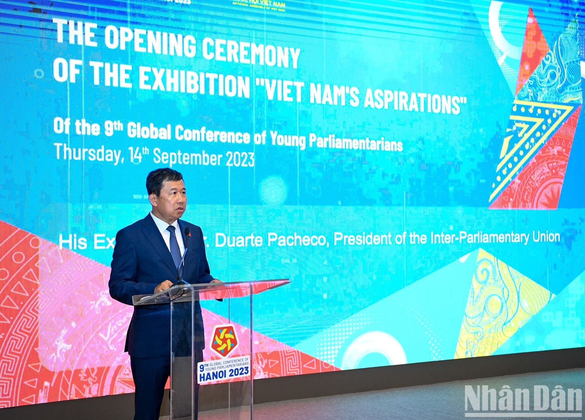 El presidente de la Comisión de Relaciones Exteriores del Parlamento vietnamita, Vu Hai Ha, habla en la inauguración. El presidente de la Comisión de Relaciones Exteriores del Parlamento vietnamita, Vu Hai Ha, habla en la inauguración.