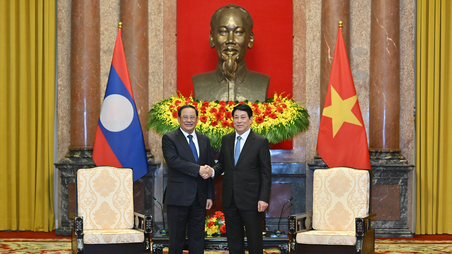 [Foto] Presidente de Vietnam recibe a primer ministro de Laos