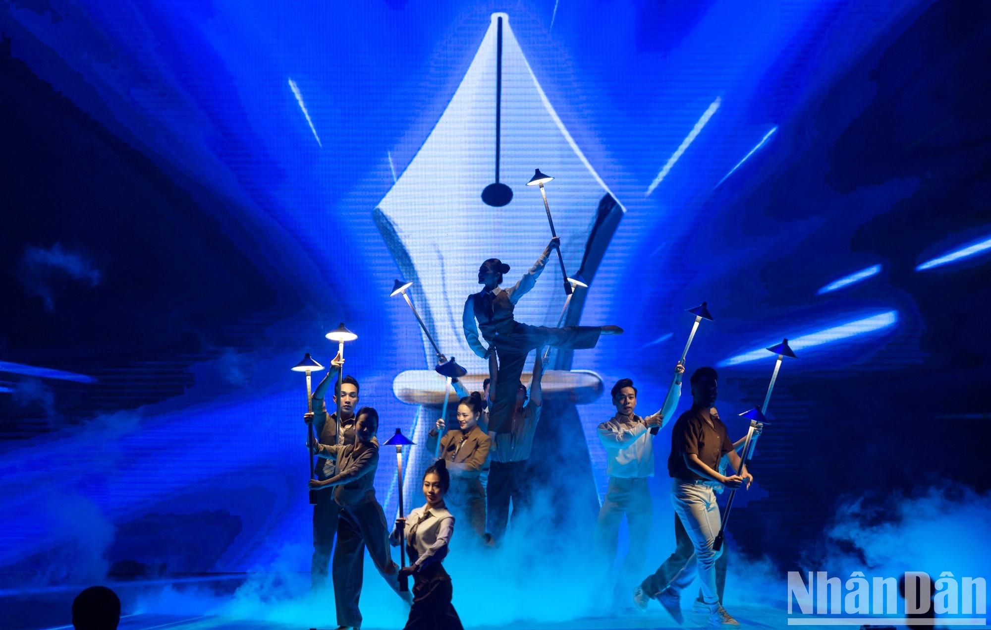 Espectáculo artístico de apertura del evento.