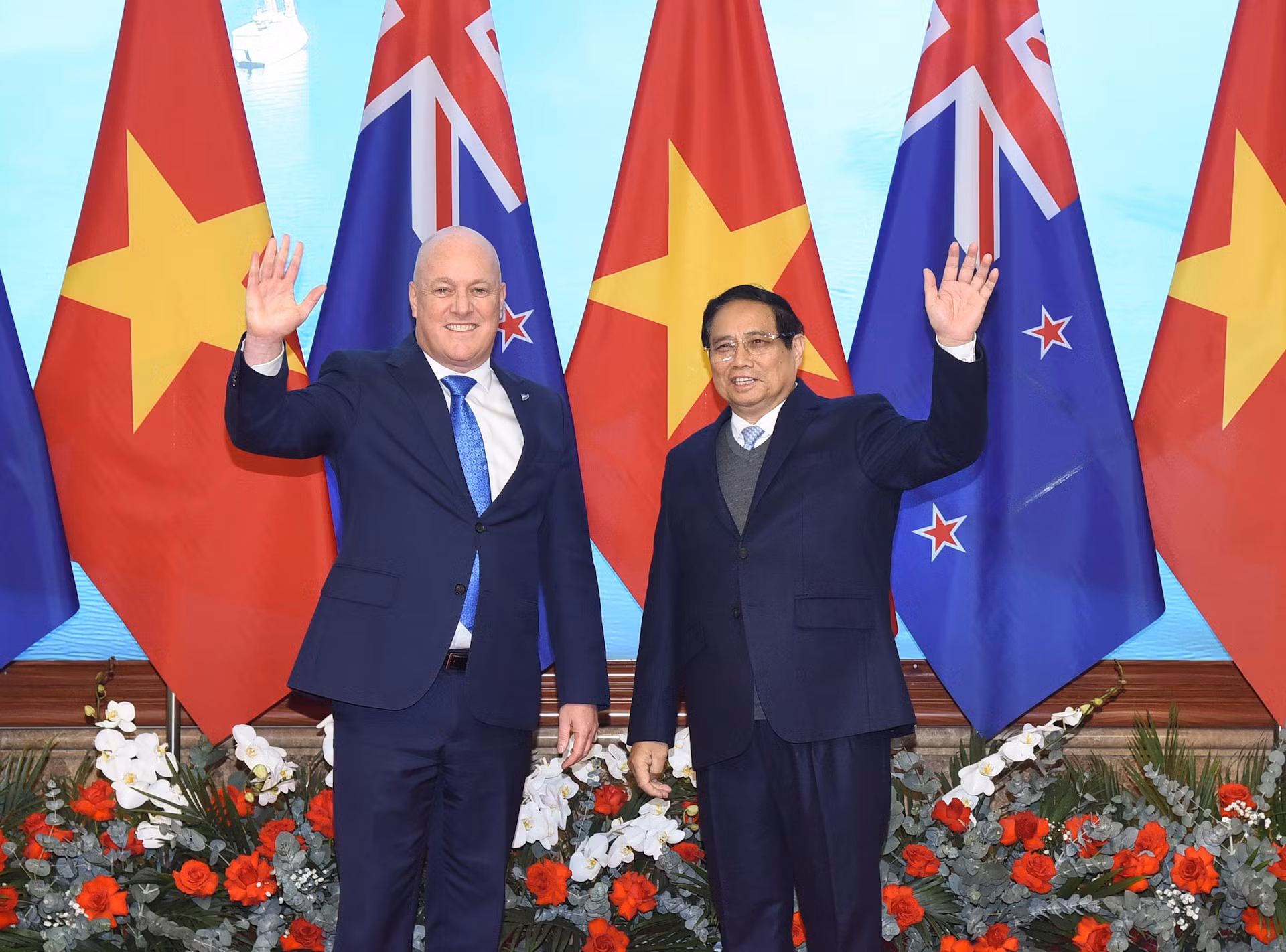 El primer ministro de Vietnam, Pham Minh Chinh, y su homólogo de Nueva Zelanda, Christopher Luxon. El primer ministro de Vietnam, Pham Minh Chinh, y su homólogo de Nueva Zelanda, Christopher Luxon.