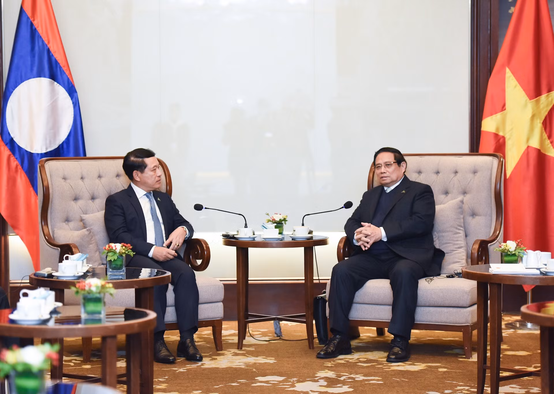 [Foto] Primer ministro vietnamita recibe a vicepremier laosiano