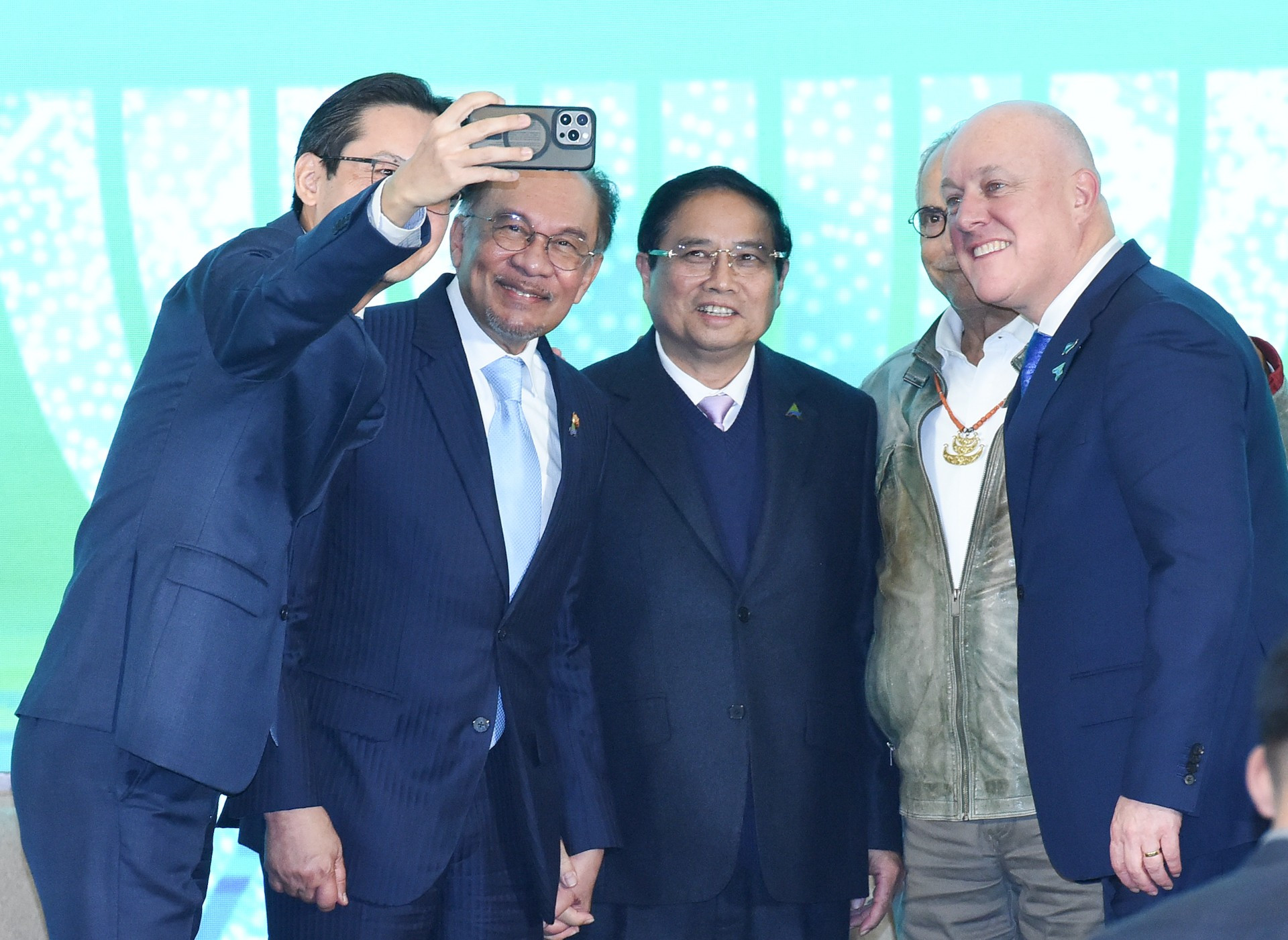 El primer ministro de Vietnam, Pham Minh Chinh, y sus similares de Malasia, Anwar bin Ibrahim, y de Nueva Zelanda, Christopher Luxon, y el presidente de Timor Oriental, José Ramos-Horta.