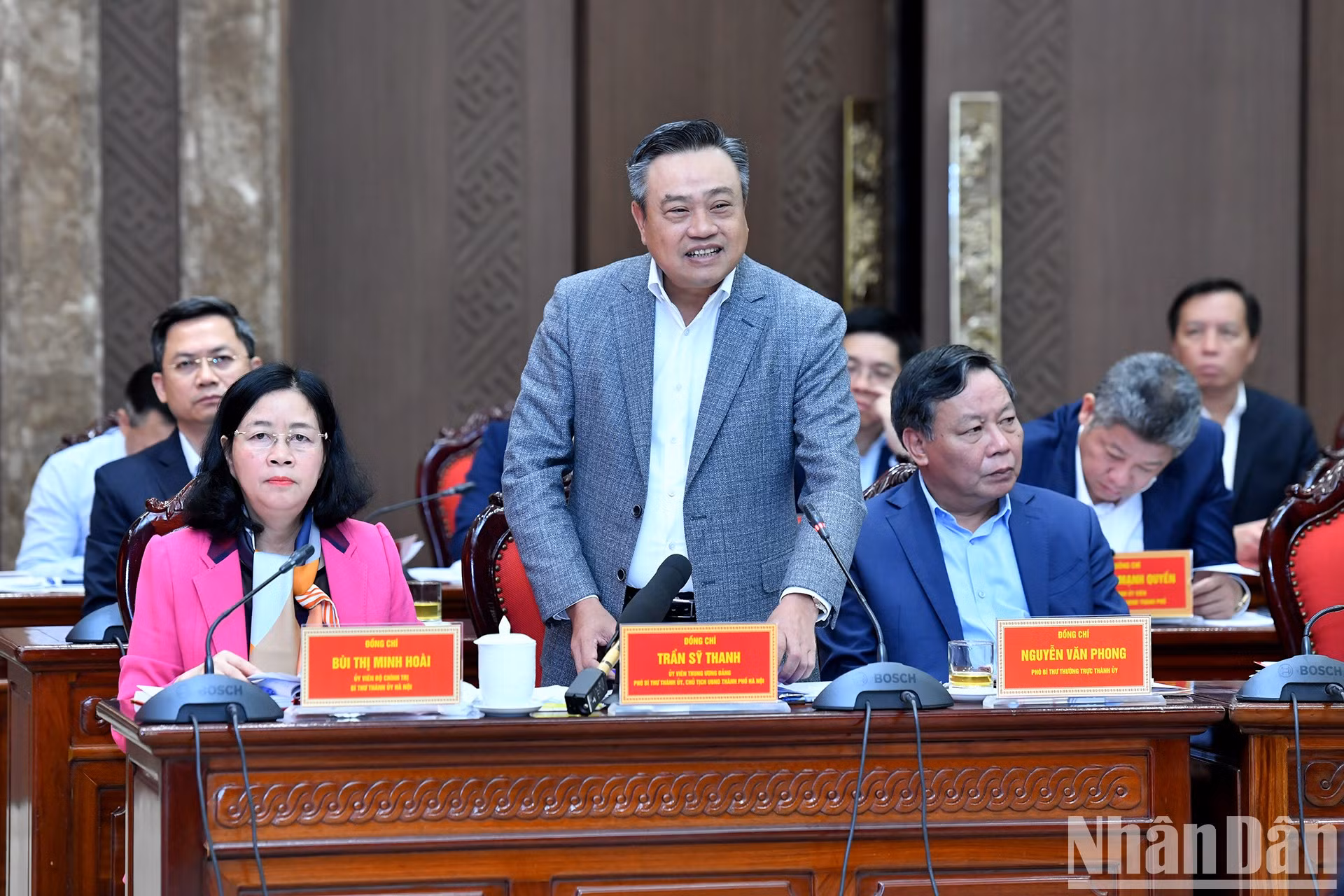 El presidente del Comité Popular de Hanói, Tran Sy Thanh, habla en el evento. El presidente del Comité Popular de Hanói, Tran Sy Thanh, habla en el evento.