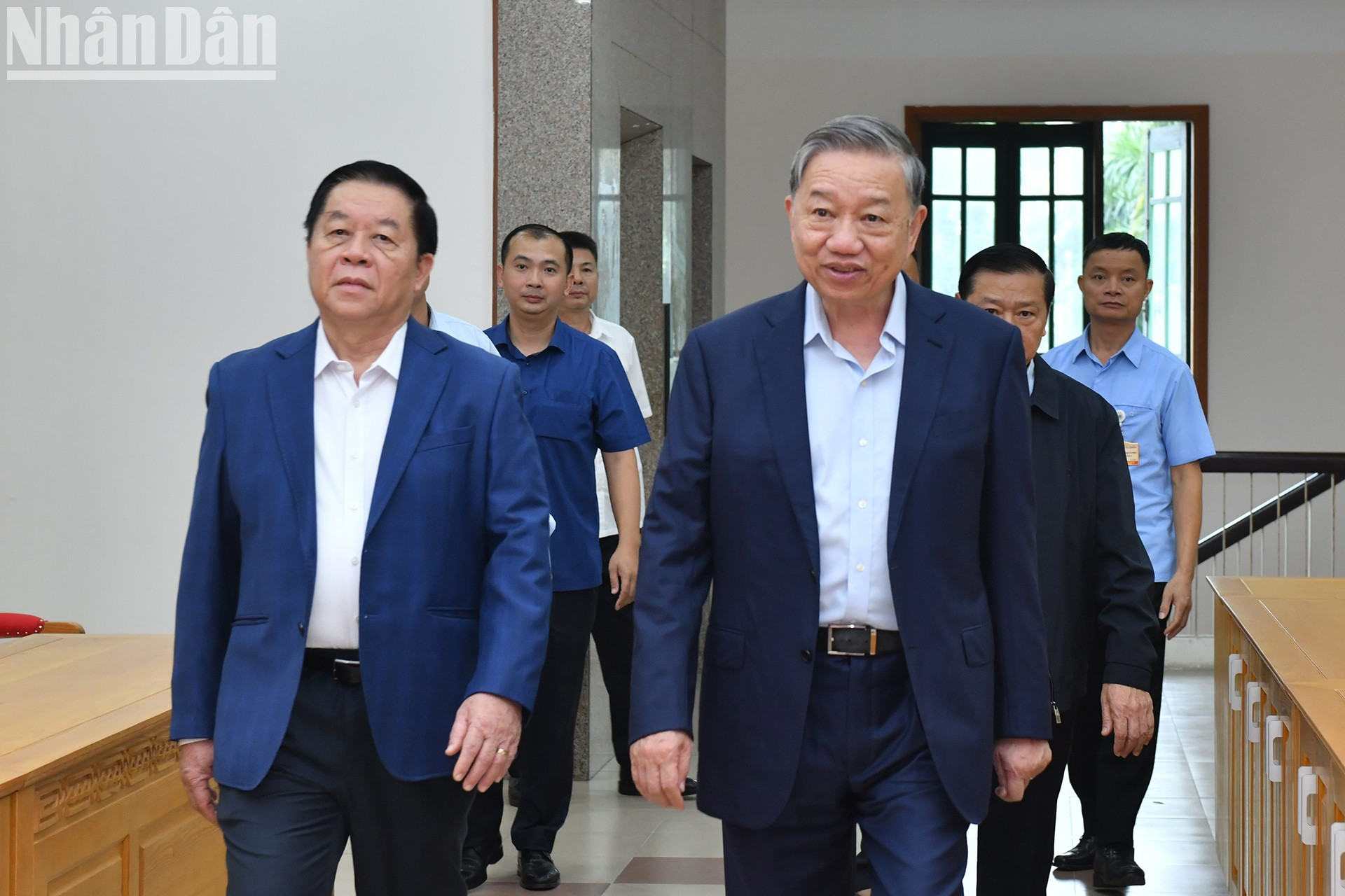 El secretario general del PCV, To Lam, y los delegados. El secretario general del PCV, To Lam, y los delegados.