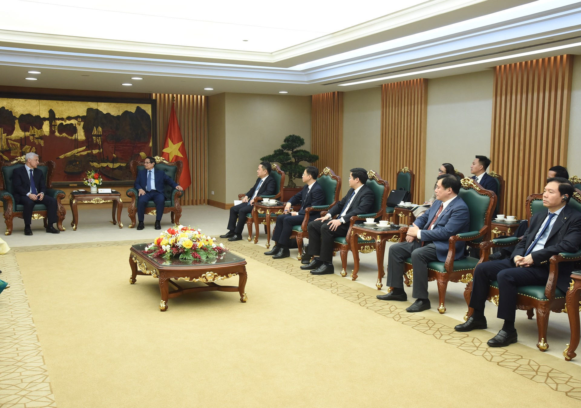 Representantes de ministerios, departamentos y sectores del Gobierno vietnamita. Representantes de ministerios, departamentos y sectores del Gobierno vietnamita.
