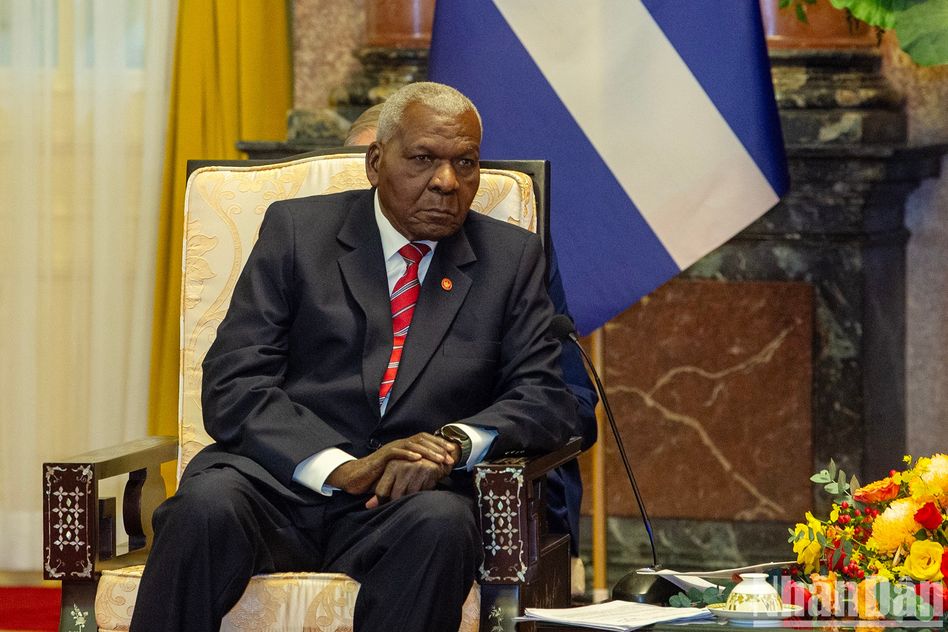 El presidente de la Asamblea Nacional de Cuba, Esteban Lazo Hernández, interviene en el acto.