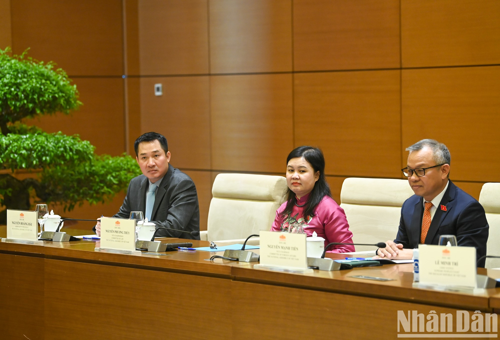 Delegados vietnamitas en la reunión.