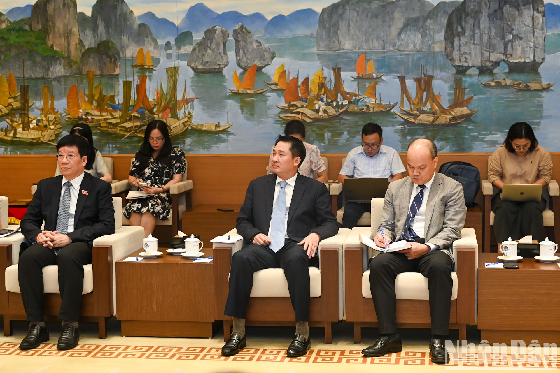 Delegados vietnamitas en el evento. Delegados vietnamitas en el evento.