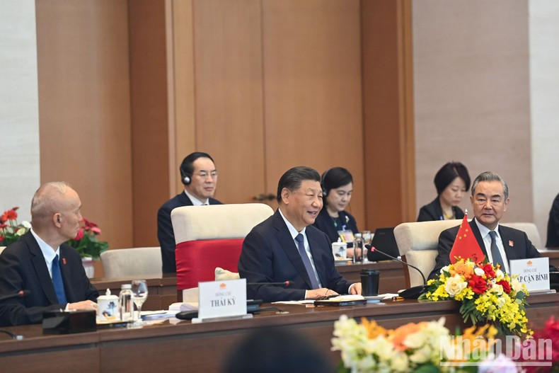 El secretario general del Comité Central del Partido Comunista y presidente de China, Xi Jinping, habla en la reunión.