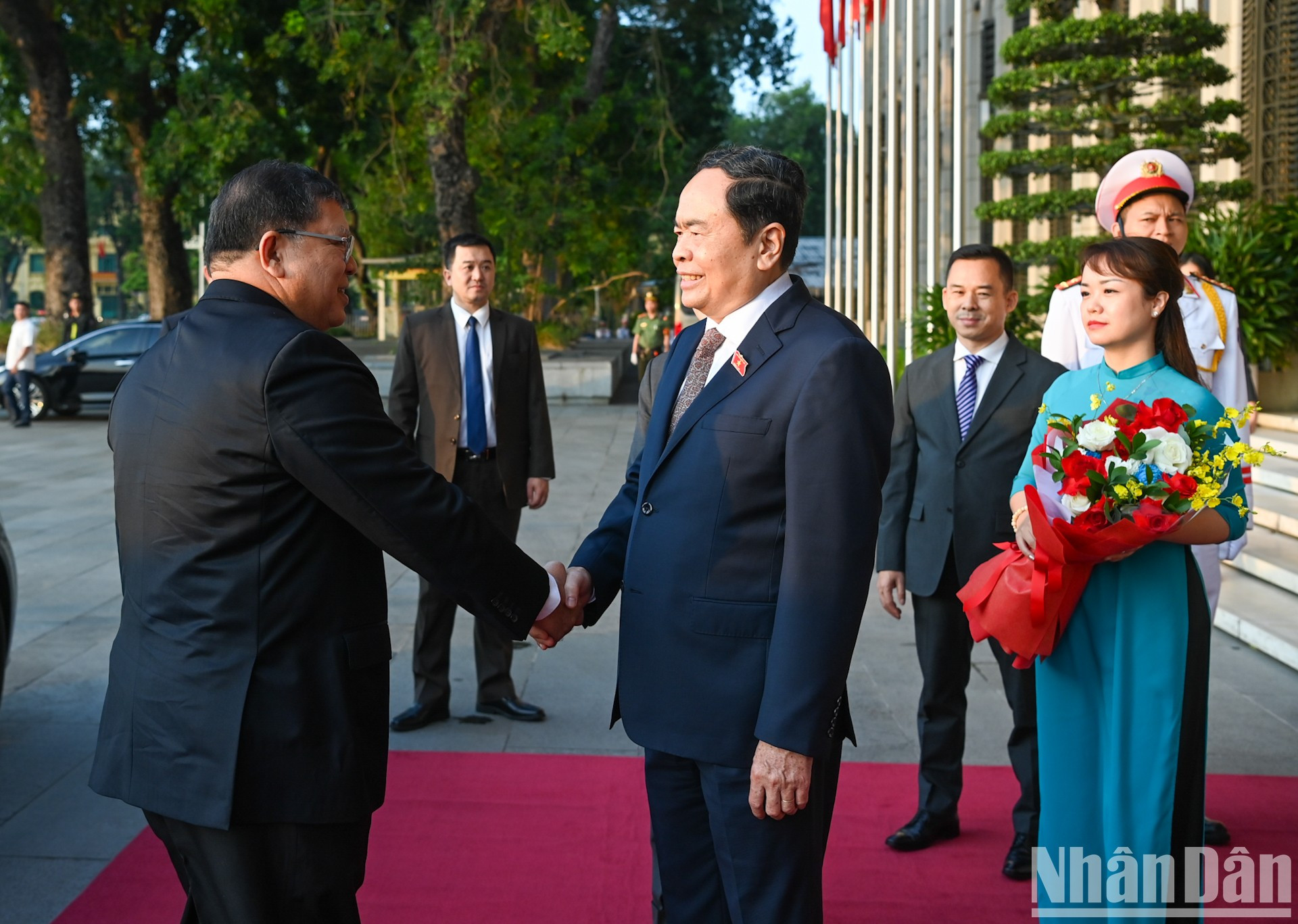 Tran Thanh Man recibe a su similar malasio.