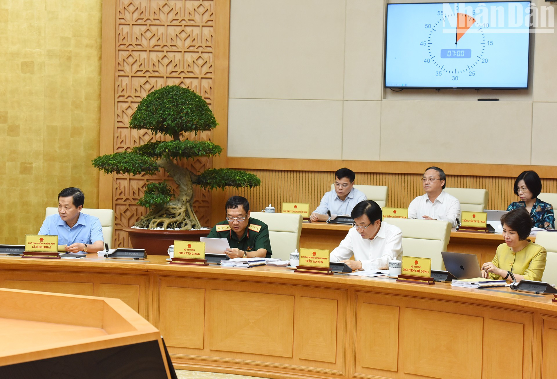 Representantes de los ministerios y sectores.