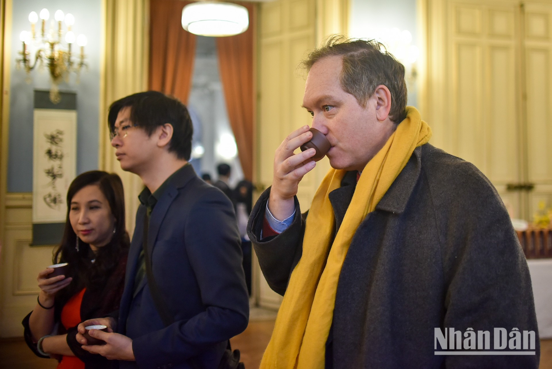 Valora altamente las contribuciones de todos los miembros de la Asociación, que han contribuido a difundir los valores culturales de Vietnam más allá de las fronteras. Destaca que el evento sentará las bases para impulsar el intercambio económico y cultural entre ambos países. Valora altamente las contribuciones de todos los miembros de la Asociación, que han contribuido a difundir los valores culturales de Vietnam más allá de las fronteras. Destaca que el evento sentará las bases para impulsar el intercambio económico y cultural entre ambos países.