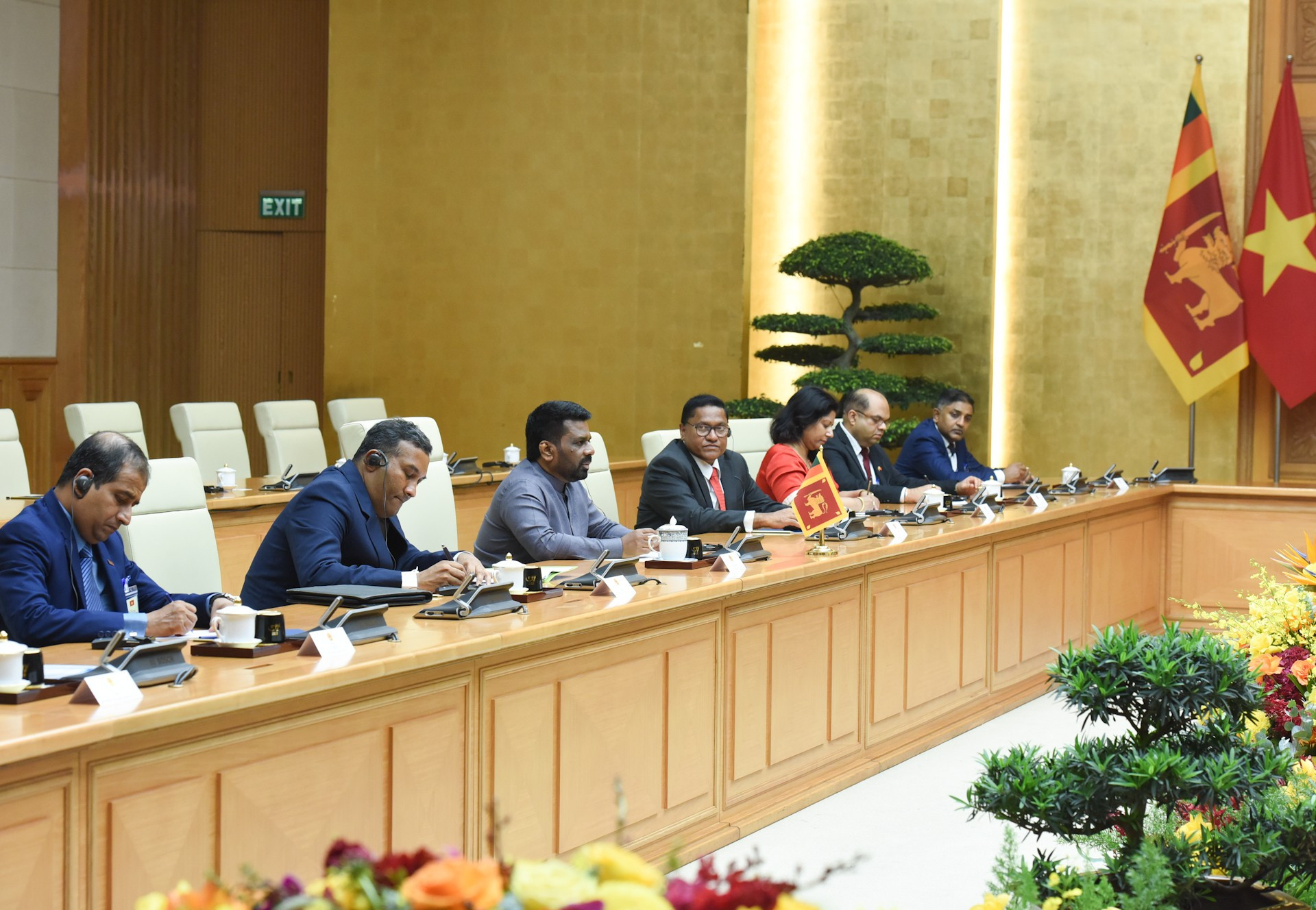 La delegación de Sri Lanka, encabezada por su presidente, participan en el encuentro.