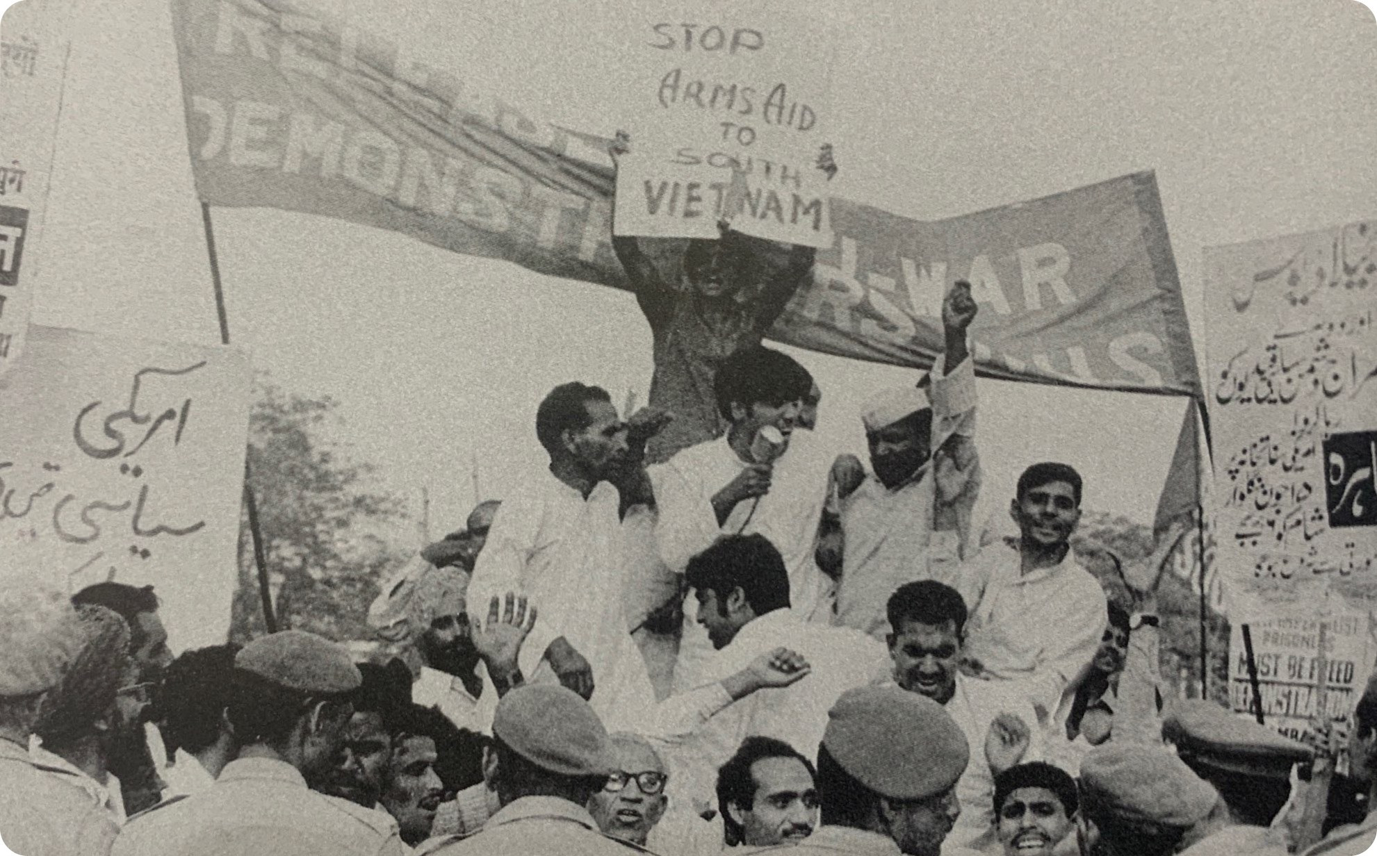 Manifestación depueblo indio contra la agresión de Estados Unidos en Vietnam.