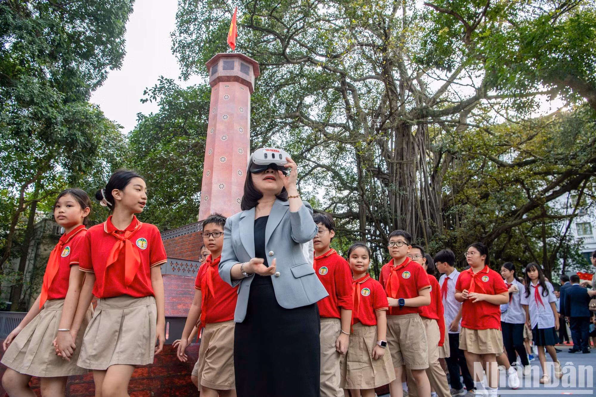 La exposición atrae a numerosos escolares.