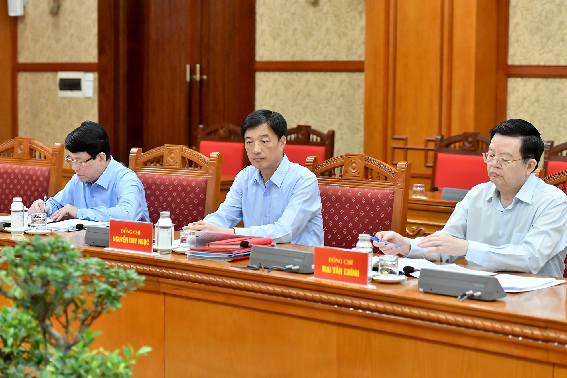 Funcionarios de alto rango del Partido y Estado acuden a la cita.