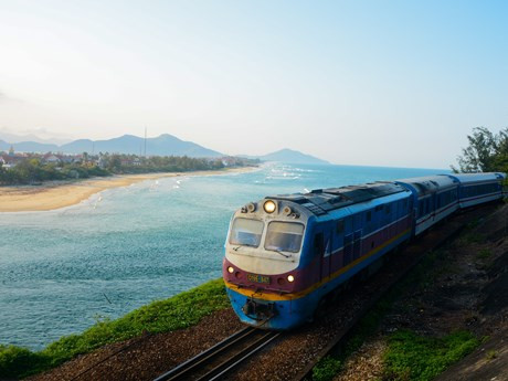 Vista de la municipalidad de Lang Co, en la provincia centro vietnamita de Thua Thien-Hue, desde el paso (Fotografía: VNA)
